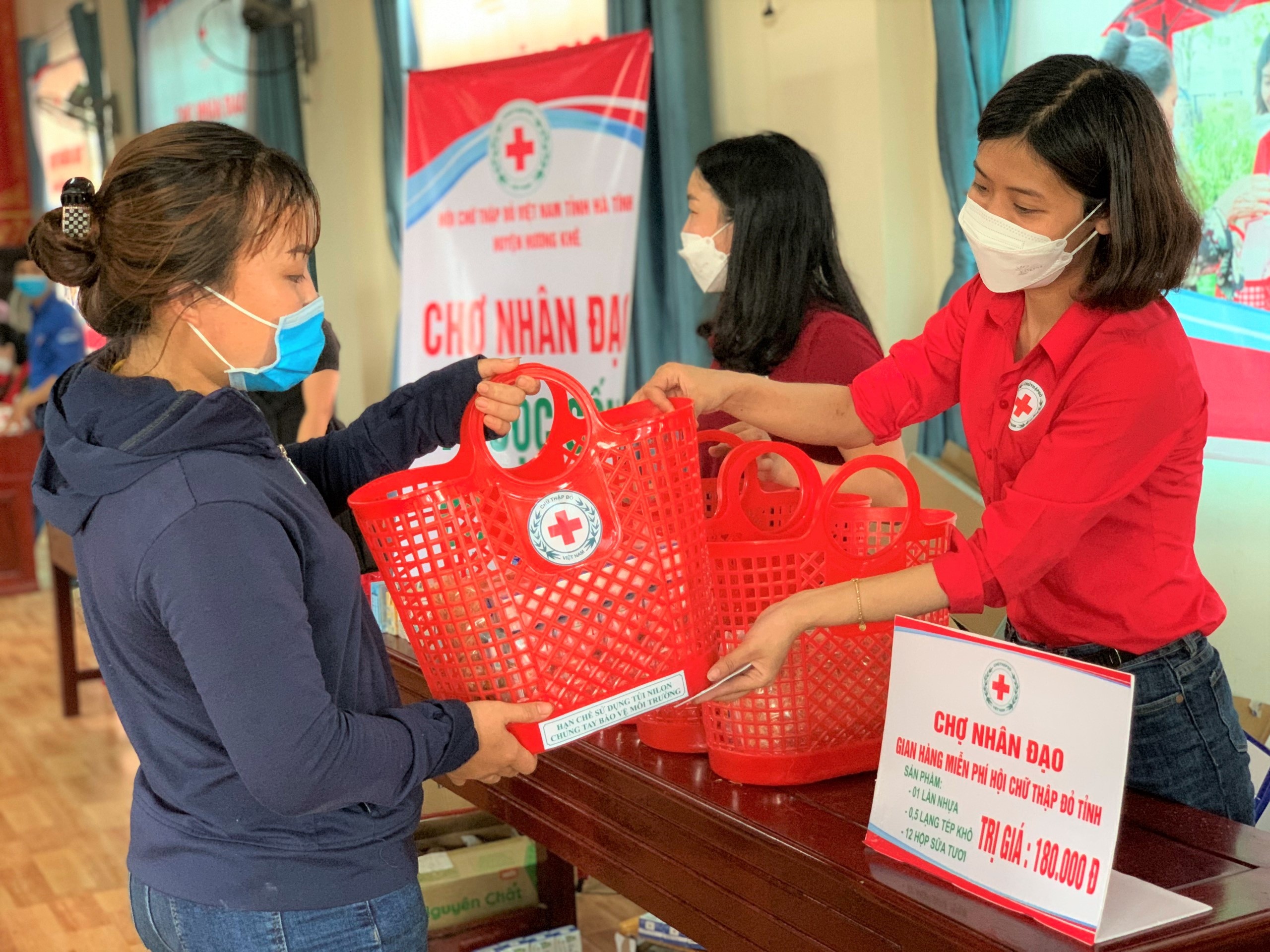 Thang Nhan dao 2023 anh 1