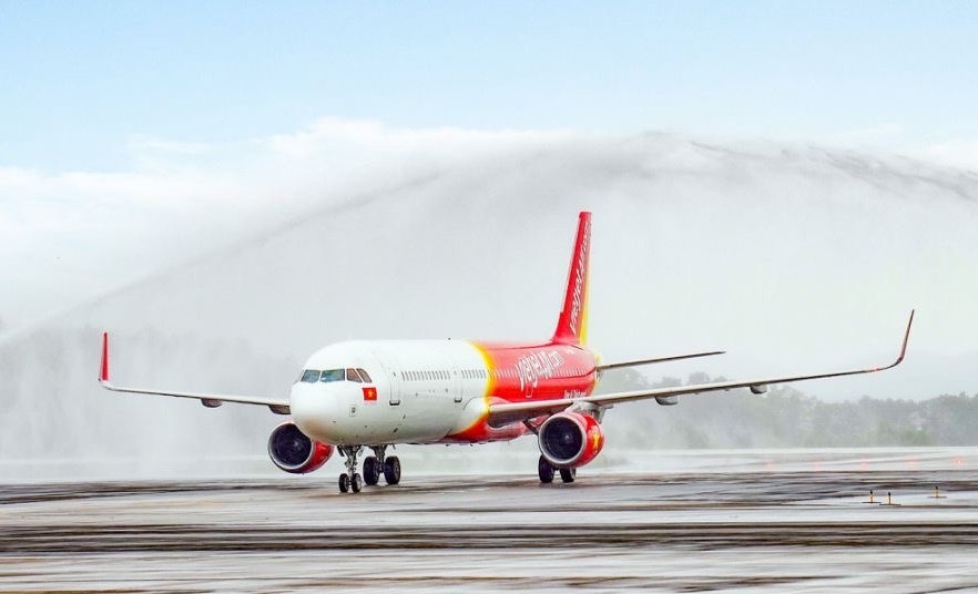 Vietjet khai truong duong bay thang Can Tho va Van Don hinh anh