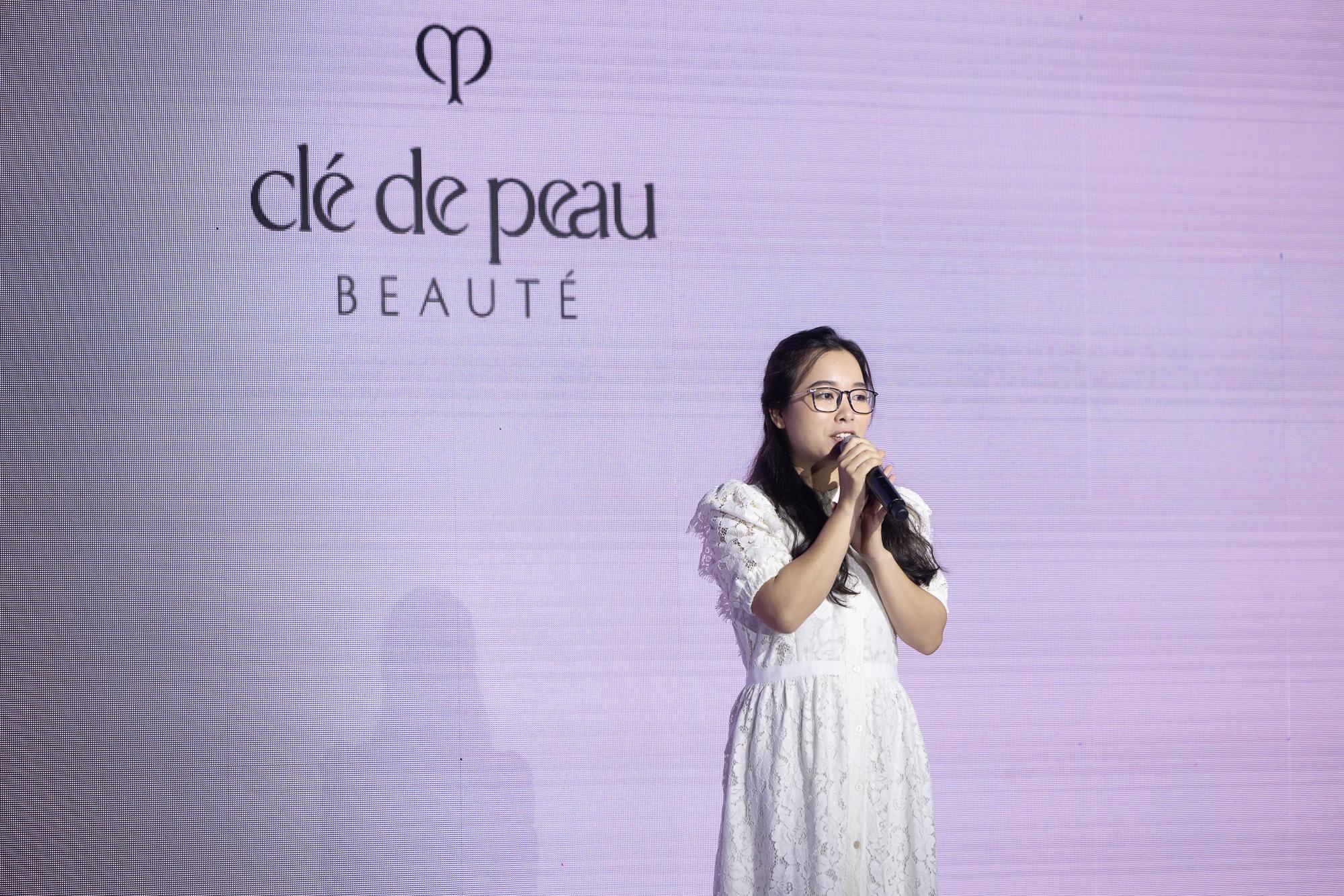 Cle de Peau Beaute,  Power of Radiance anh 1