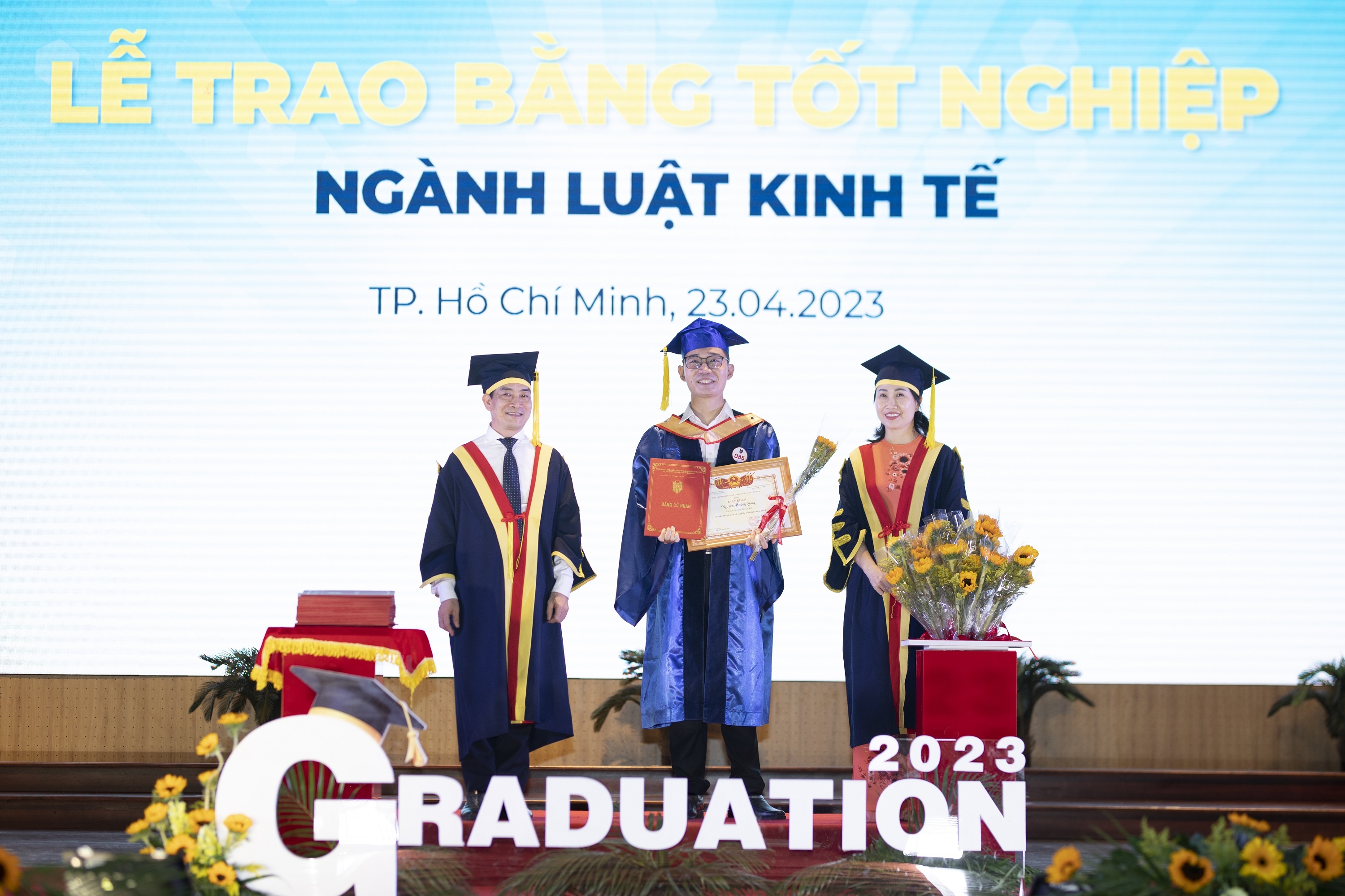 ĐH Ngân hàng, sinh viên Luật ảnh 5 DH Ngan hang, sinh vien Luat anh 5
