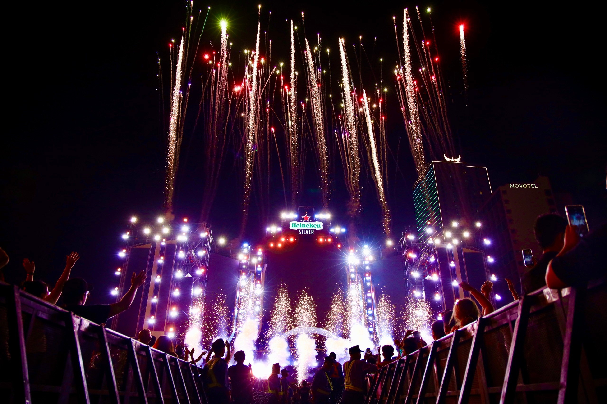 Heineken Silver Multiverse dua Gen Z vao vu tru am nhac thang hoa hinh anh