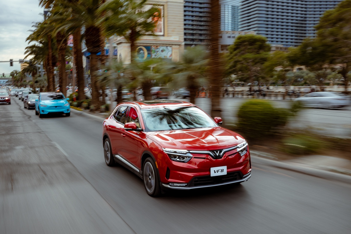 VinFast hop tac I-CAR dao tao va sua chua dong son hinh anh