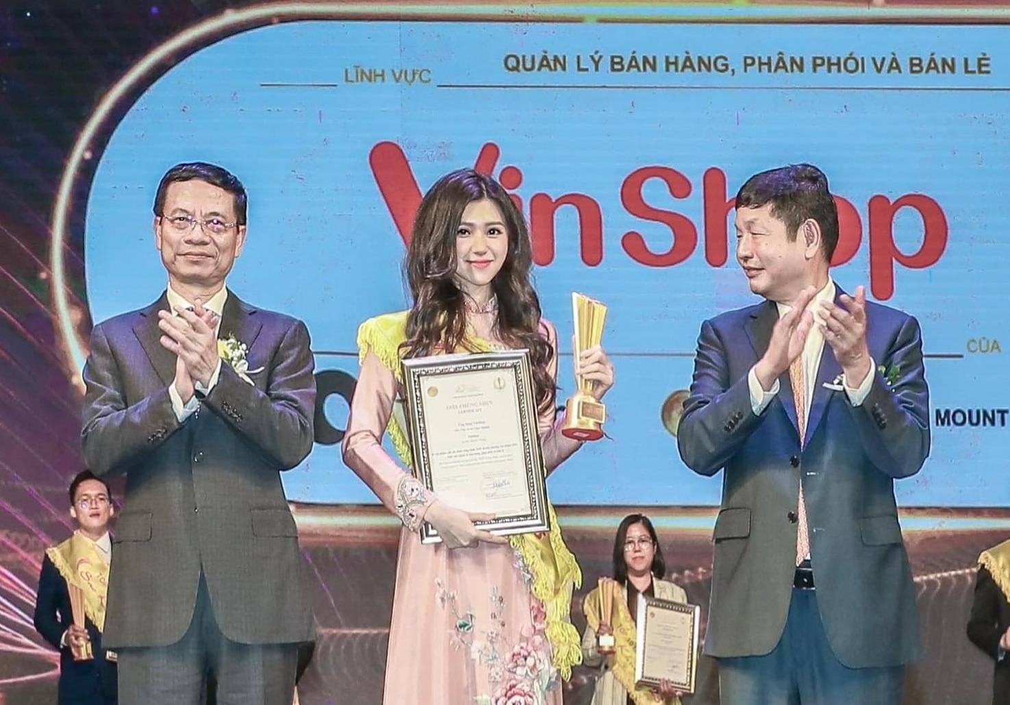 VinShop nhan giai thuong cao nhat tai Sao Khue 2023 hinh anh