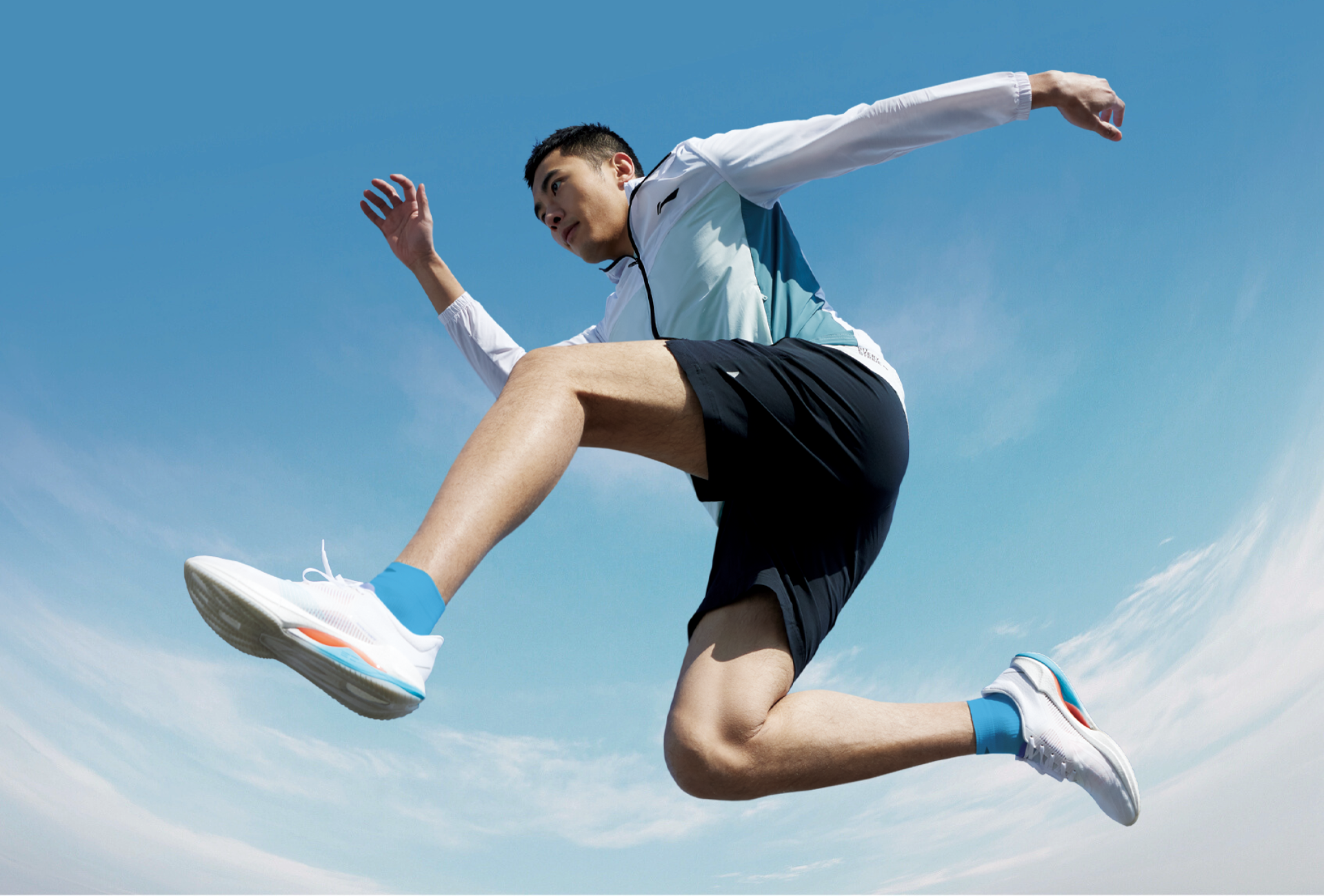 Doi giay sieu nhe duoc yeu thich suot 2 thap ky hinh anh