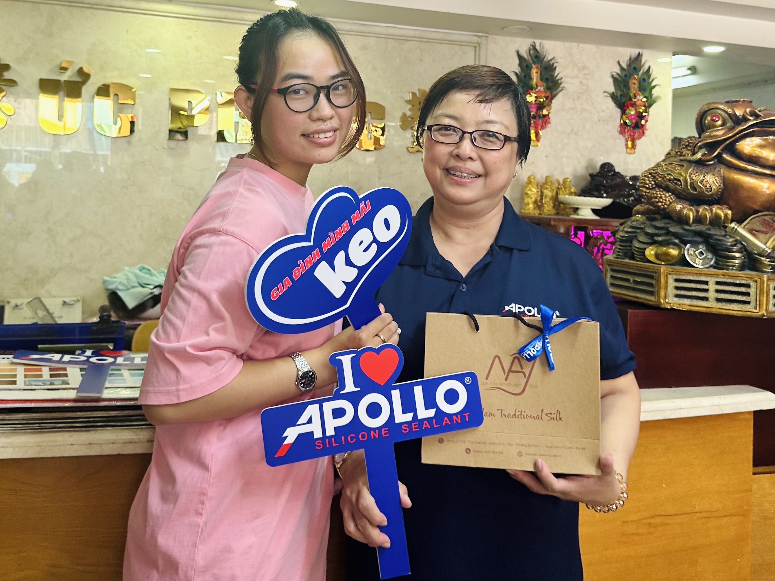 Apollo dong hanh trao yeu thuong nhan Ngay cua Me hinh anh