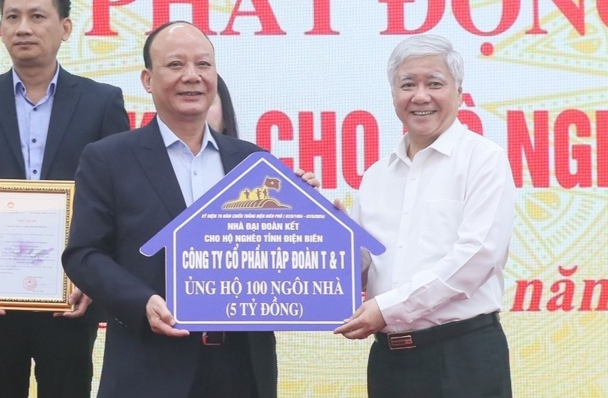 T&T Group ung ho 5 ty dong ho tro lam nha cho nguoi ngheo o Dien Bien hinh anh