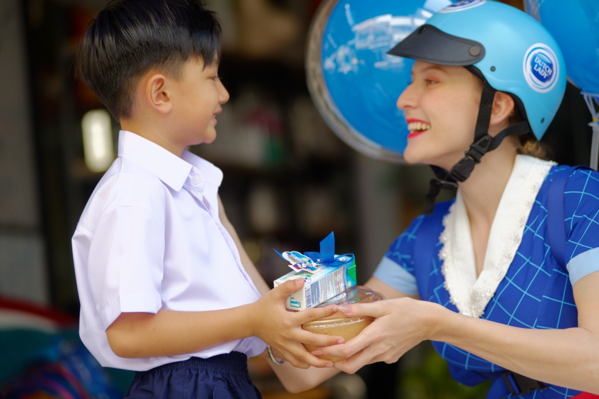 Co Gai Ha Lan,  dinh duong bua sang anh 4