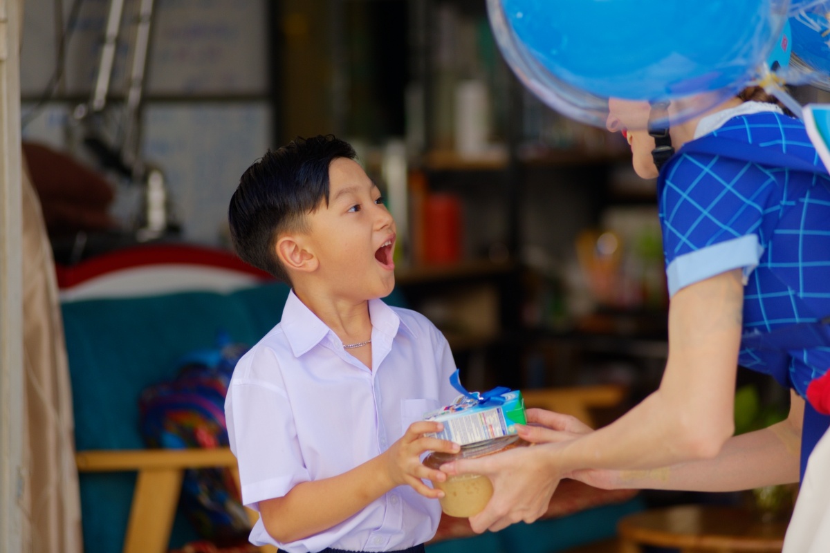 Co Gai Ha Lan,  dinh duong bua sang anh 3