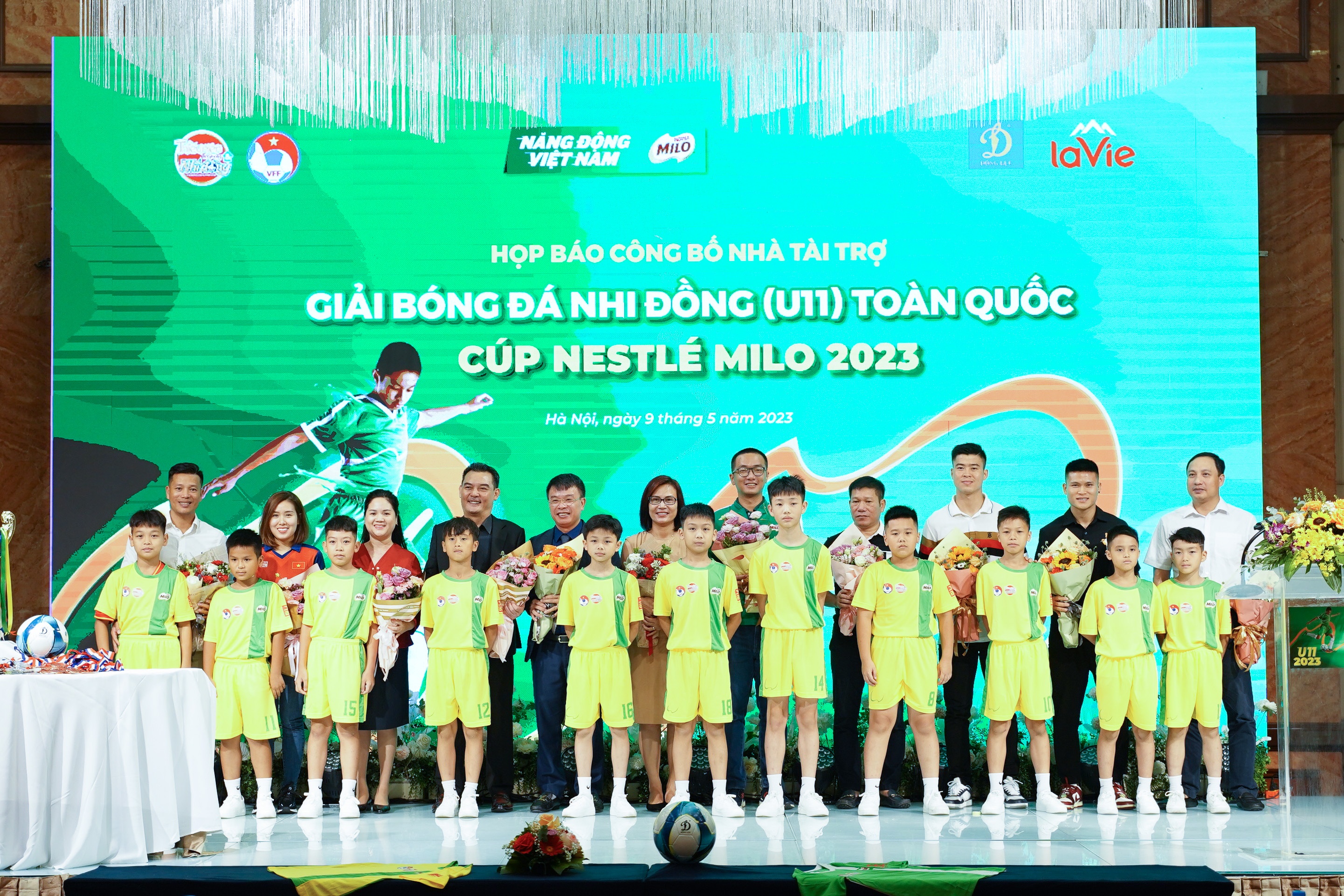 Nestle Milo tiep suc tai nang tre voi Giai Bong da Nhi dong toan quoc hinh anh