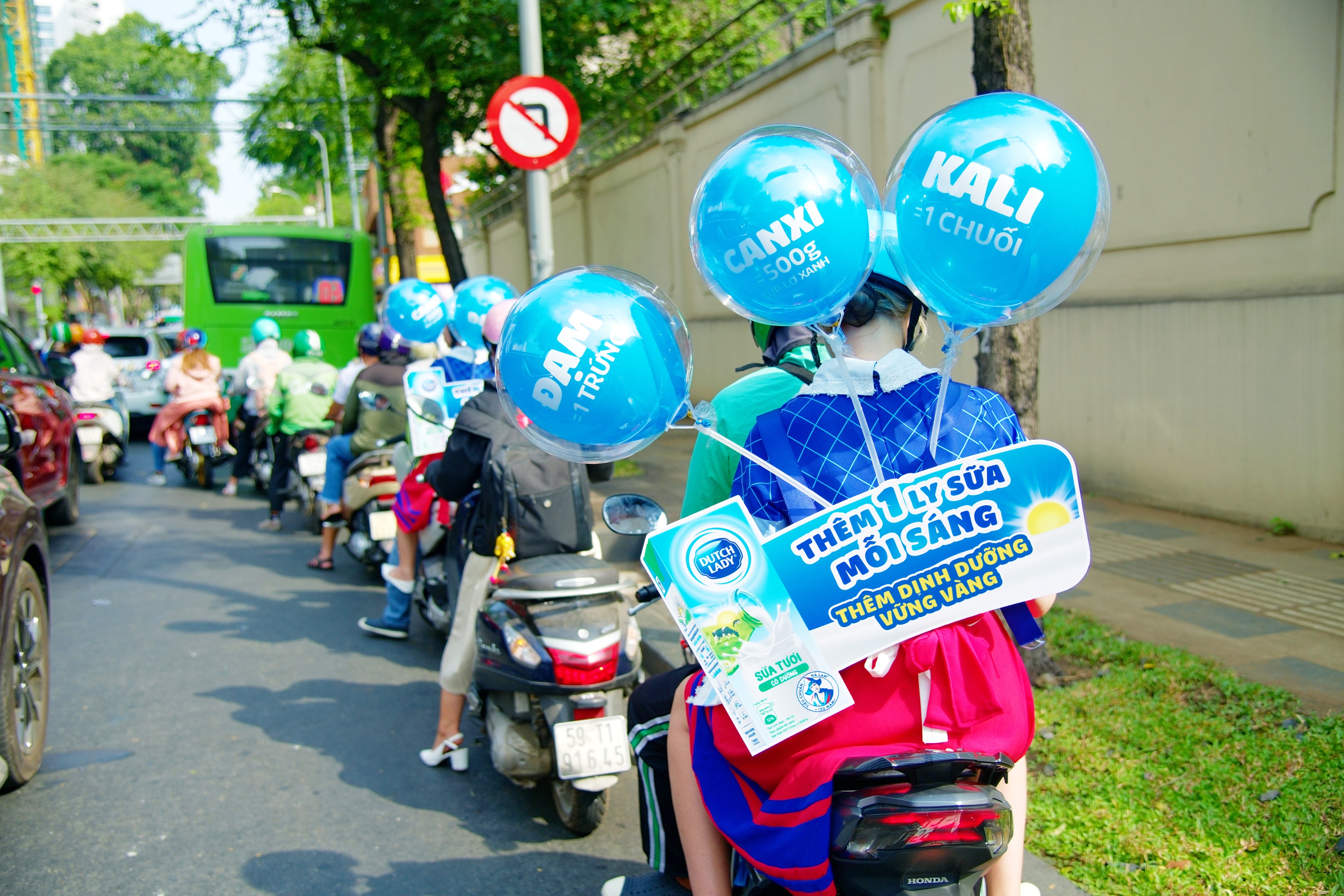 Co Gai Ha Lan,  dinh duong bua sang anh 10