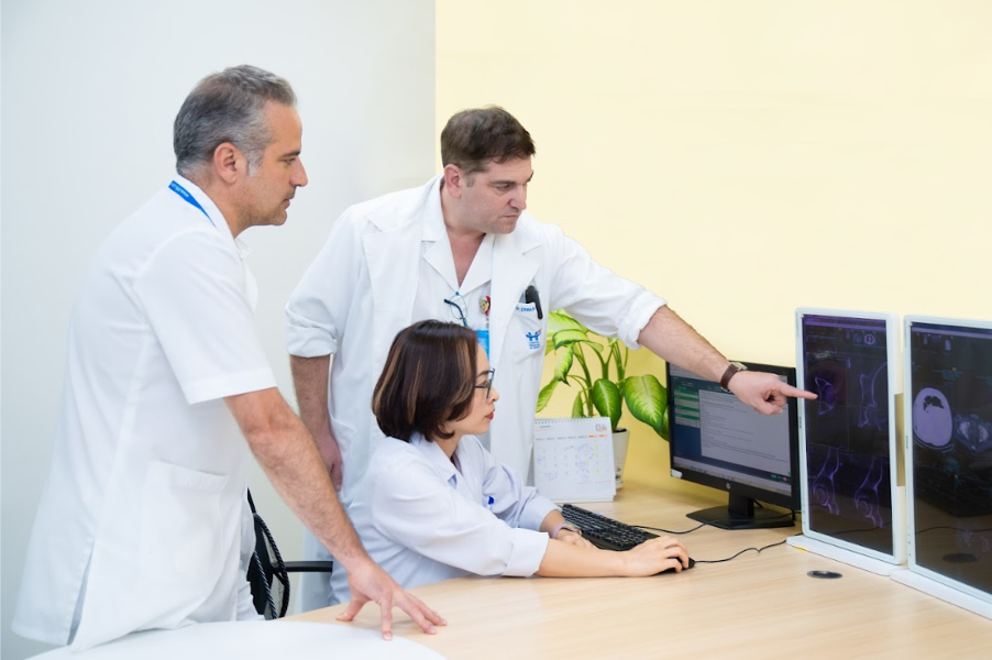 Benh vien Viet Phap Ha Noi khai truong du an mo rong hinh anh