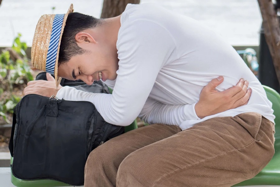 Ung pho voi roi loan tieu hoa mua du lich hinh anh