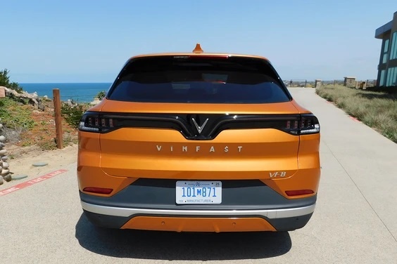 VinFast VF 8 anh 5