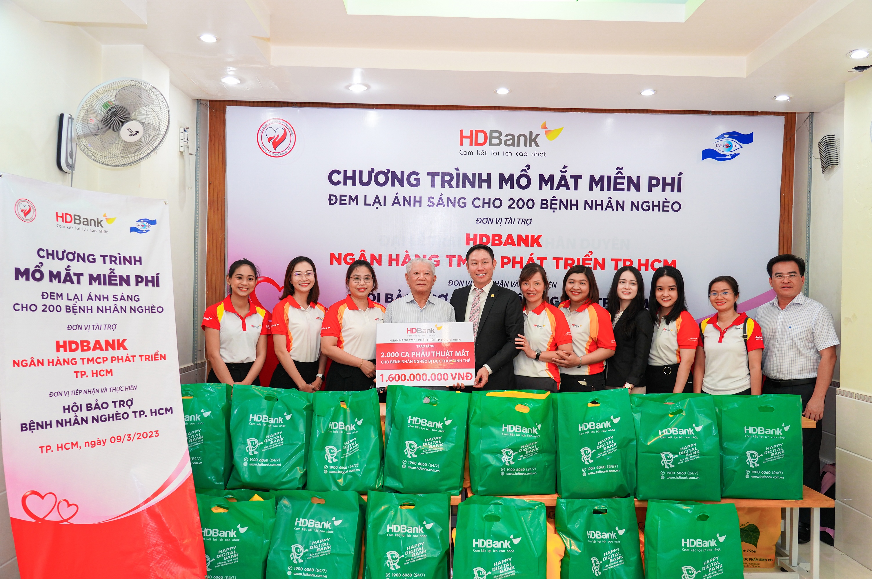 HDBank anh 4