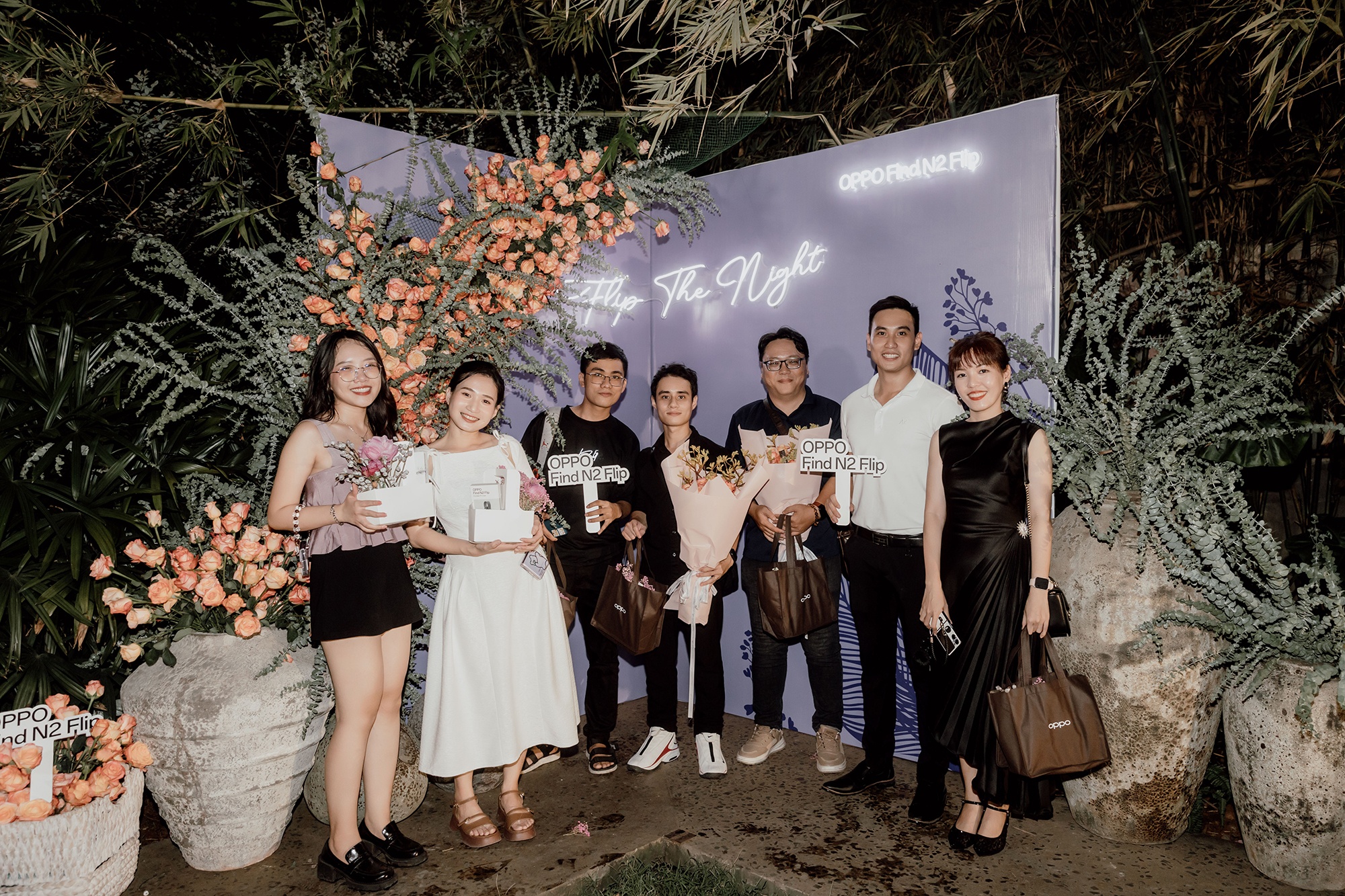 Oppo,  Find N2 Flip anh 6