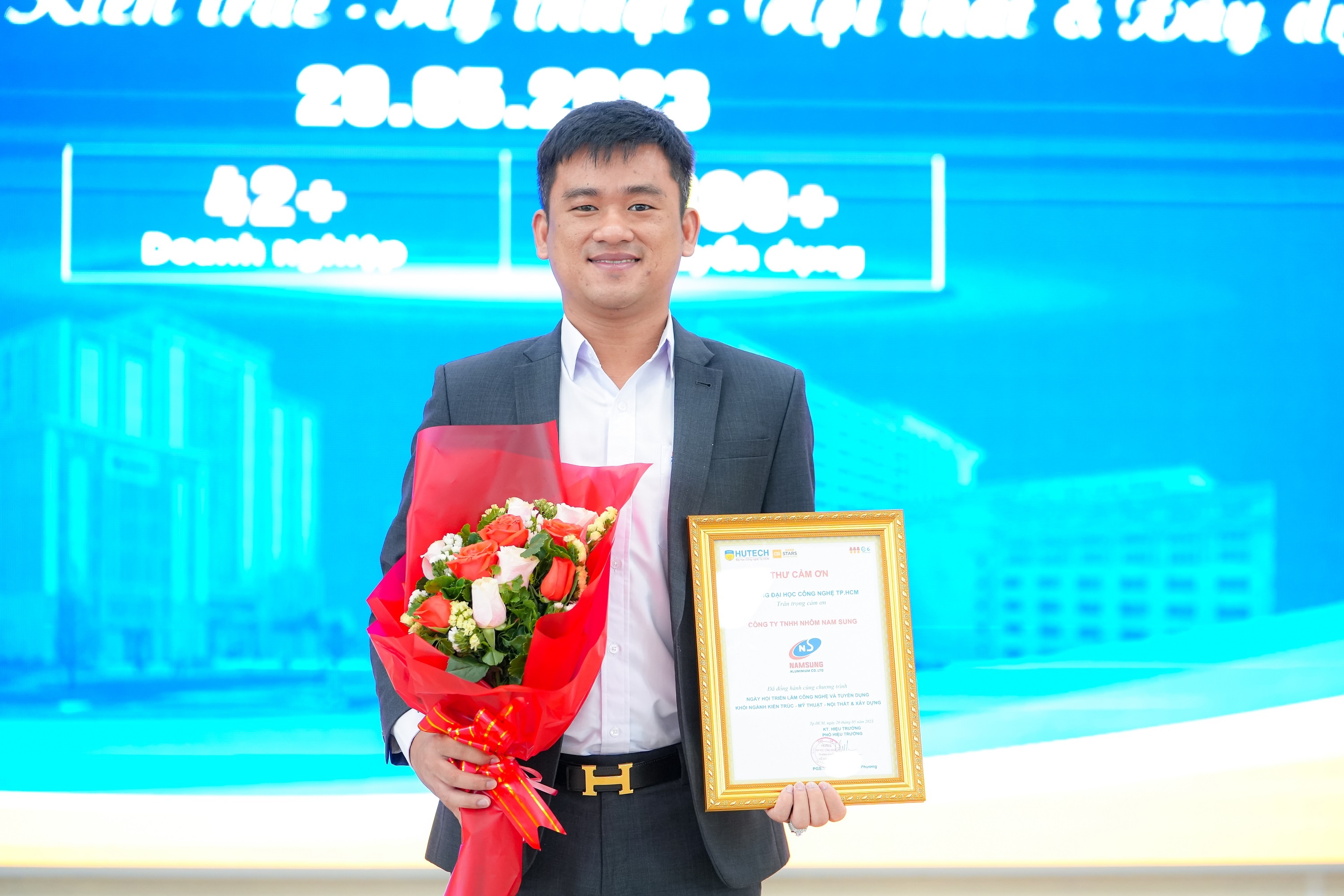 Hutech,  ngay hoi viec lam anh 3