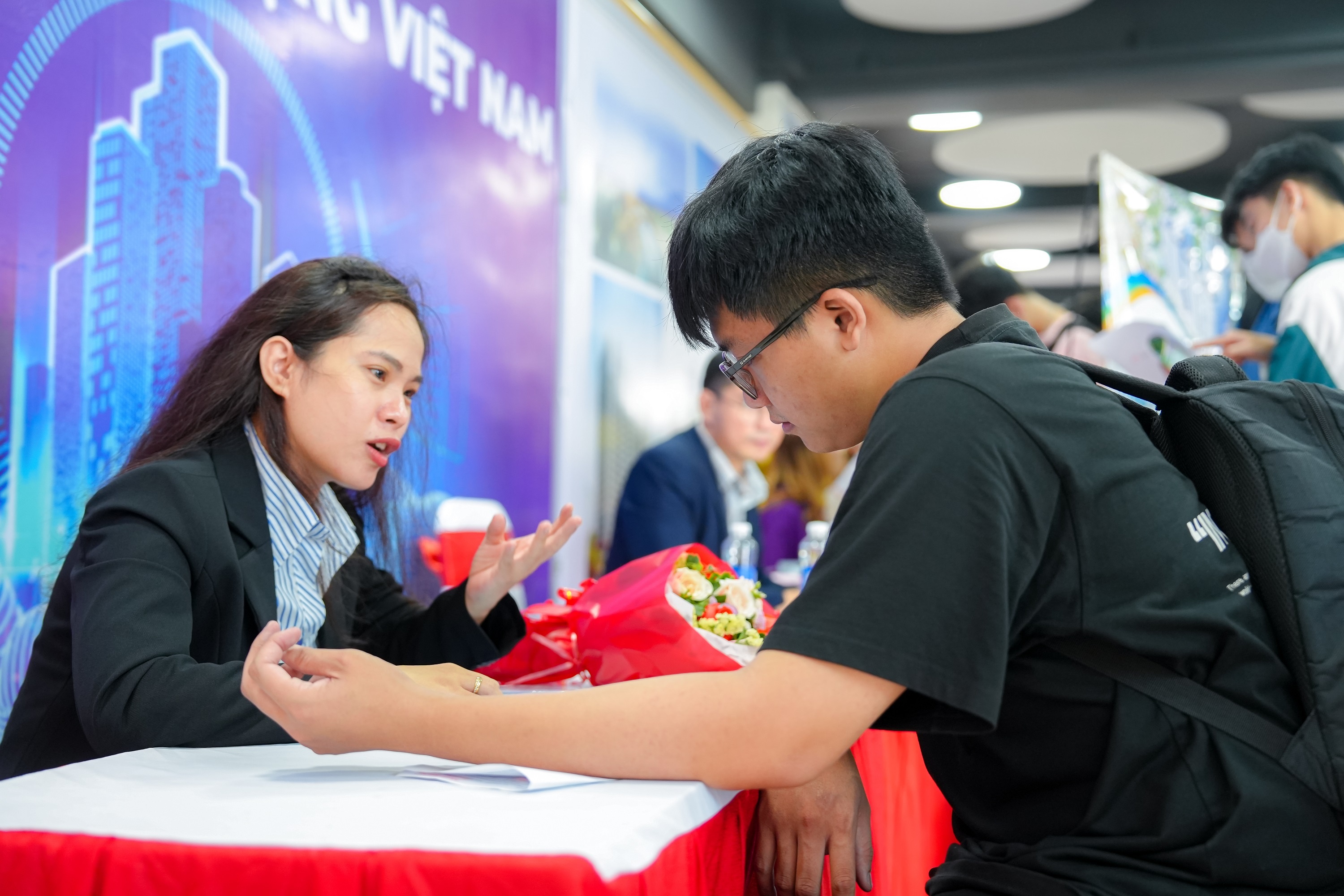 Hutech,  ngay hoi viec lam anh 2