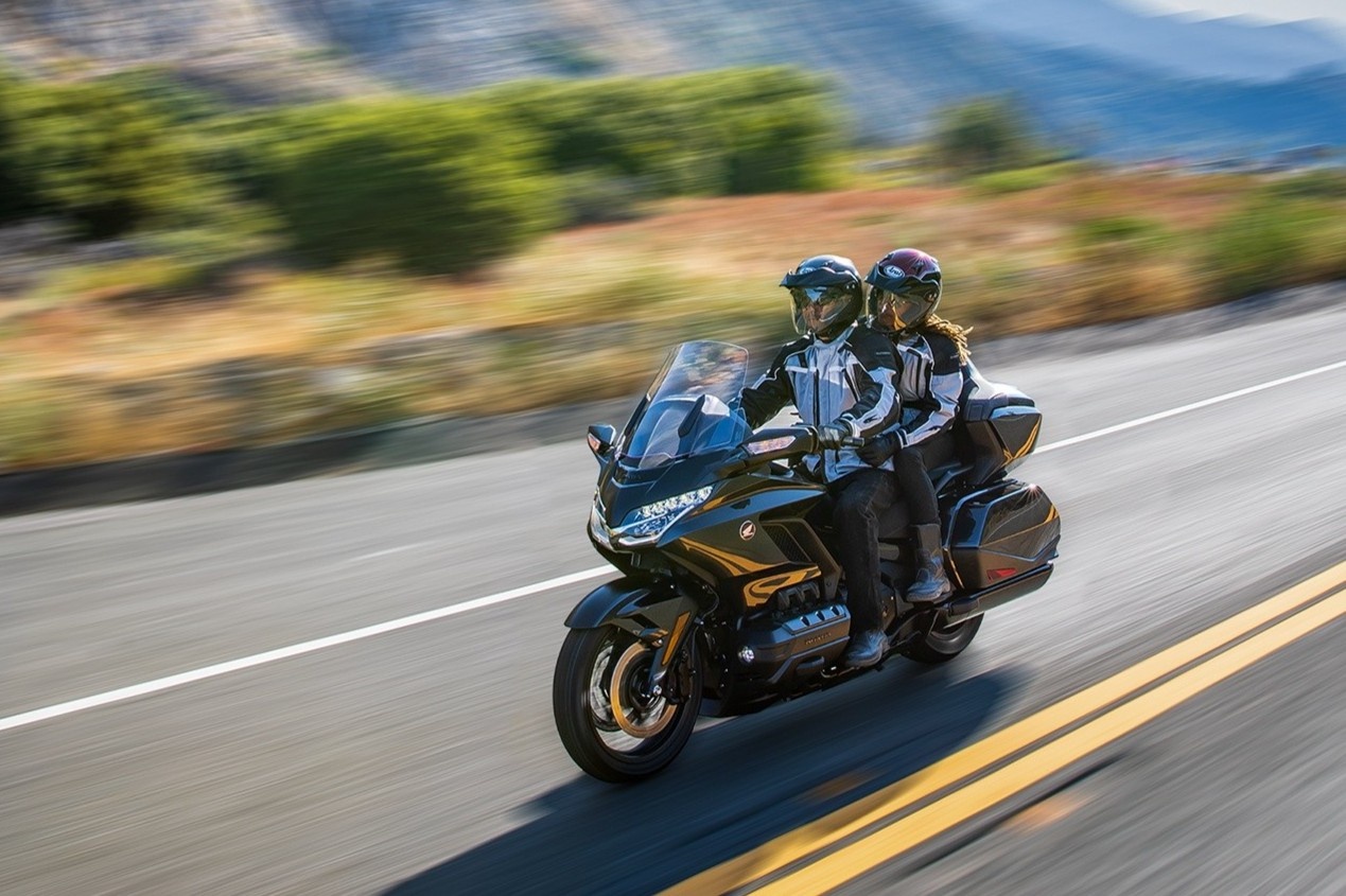 Honda Gold Wing 2023 va Rebel 1100 2023 ra mat mau moi hinh anh