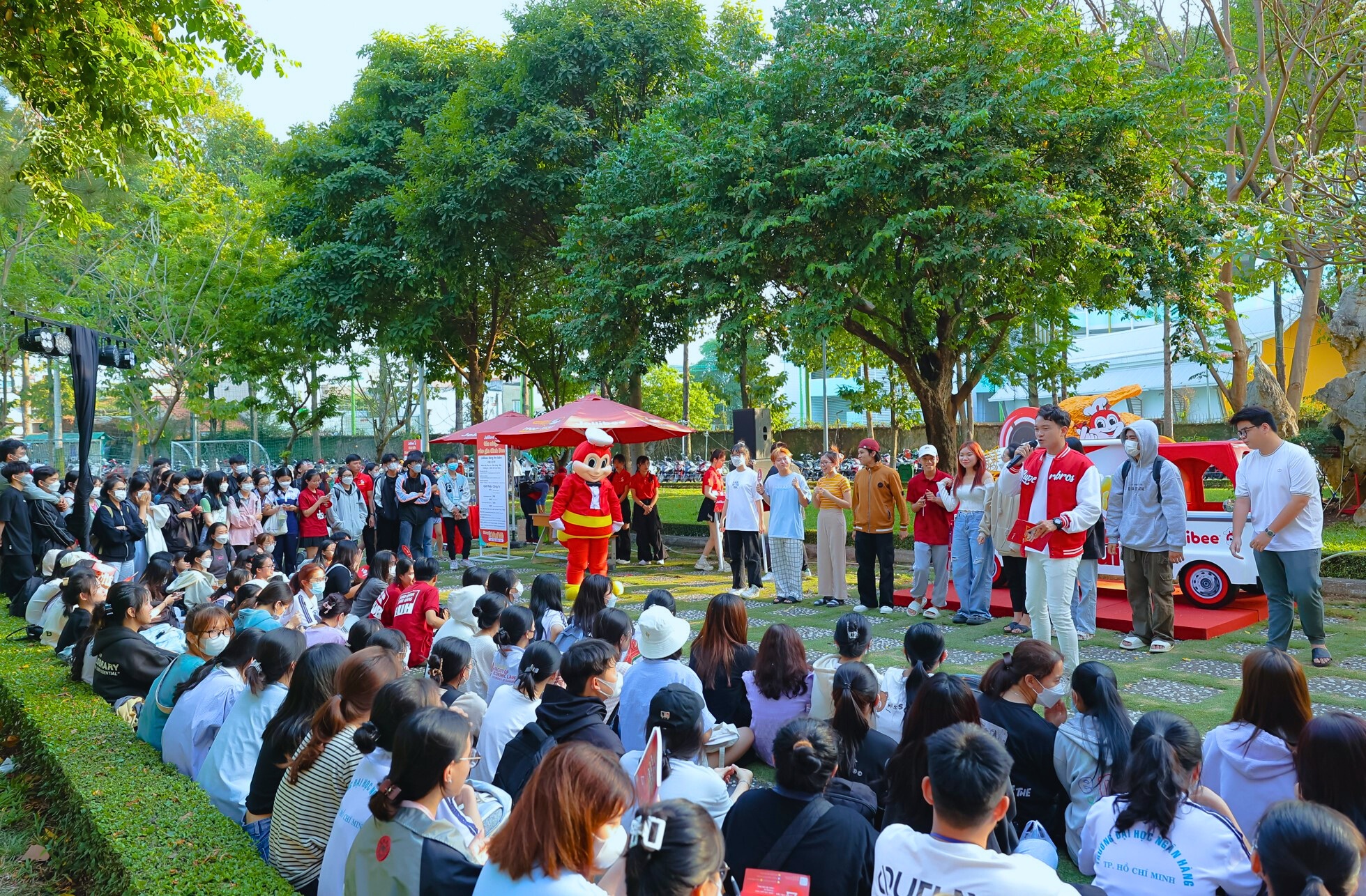 Jollibee,  Chuyen xe vui ve anh 2