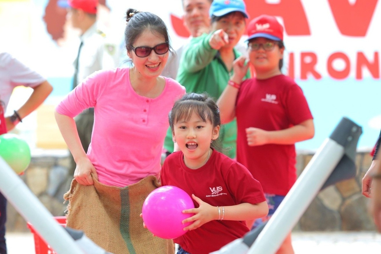 Dong hanh cung con, tao nen mua he dang nho va gan ket gia dinh hinh anh