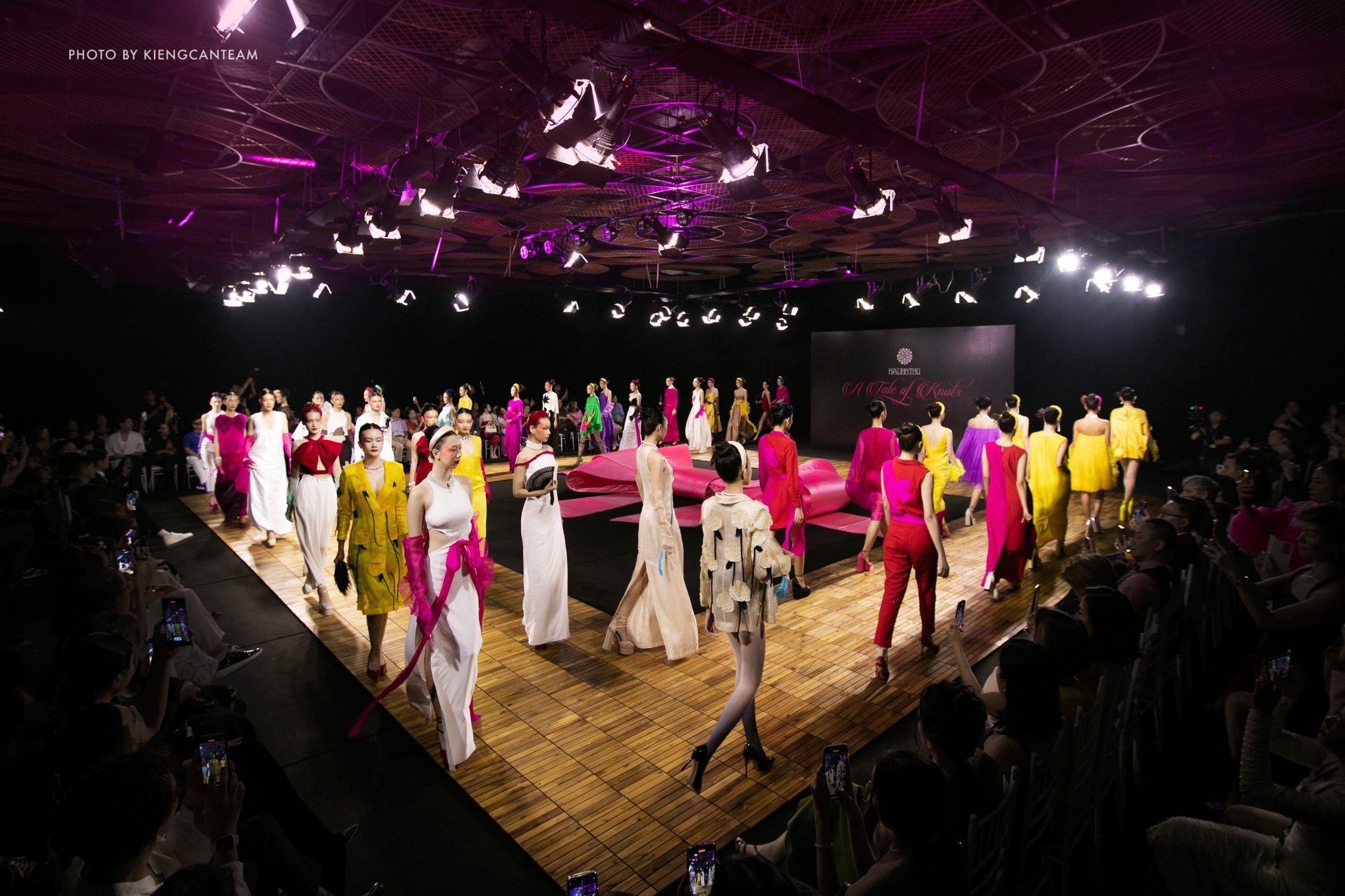 Venesa,  NTK Ha Linh Thu anh 1