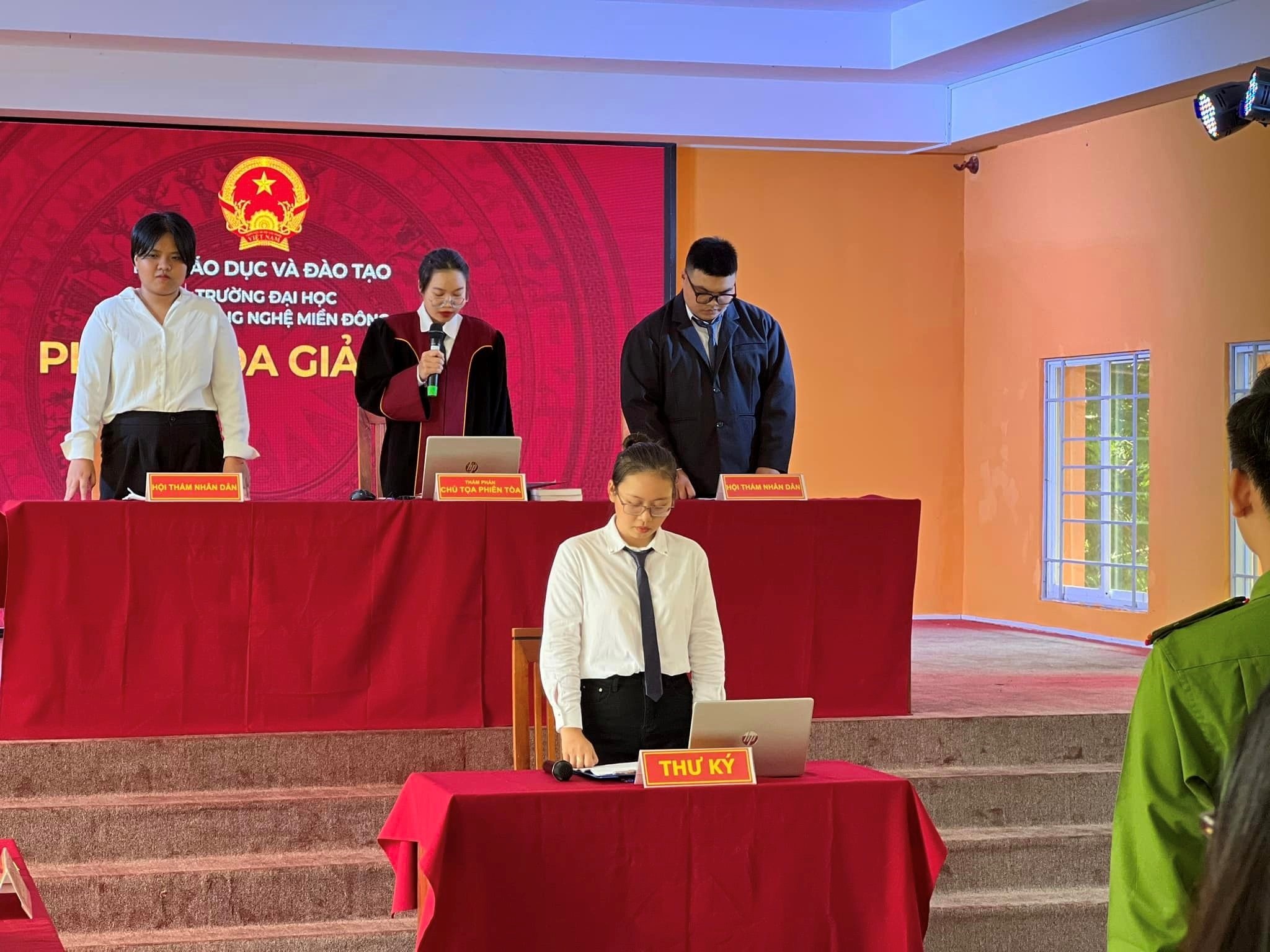 MIT University anh 5