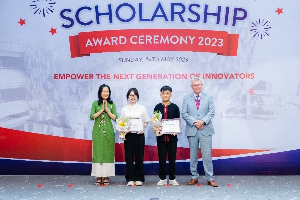 BUV trao hang tram suat hoc bong, tong tri gia 42 ty dong hinh anh