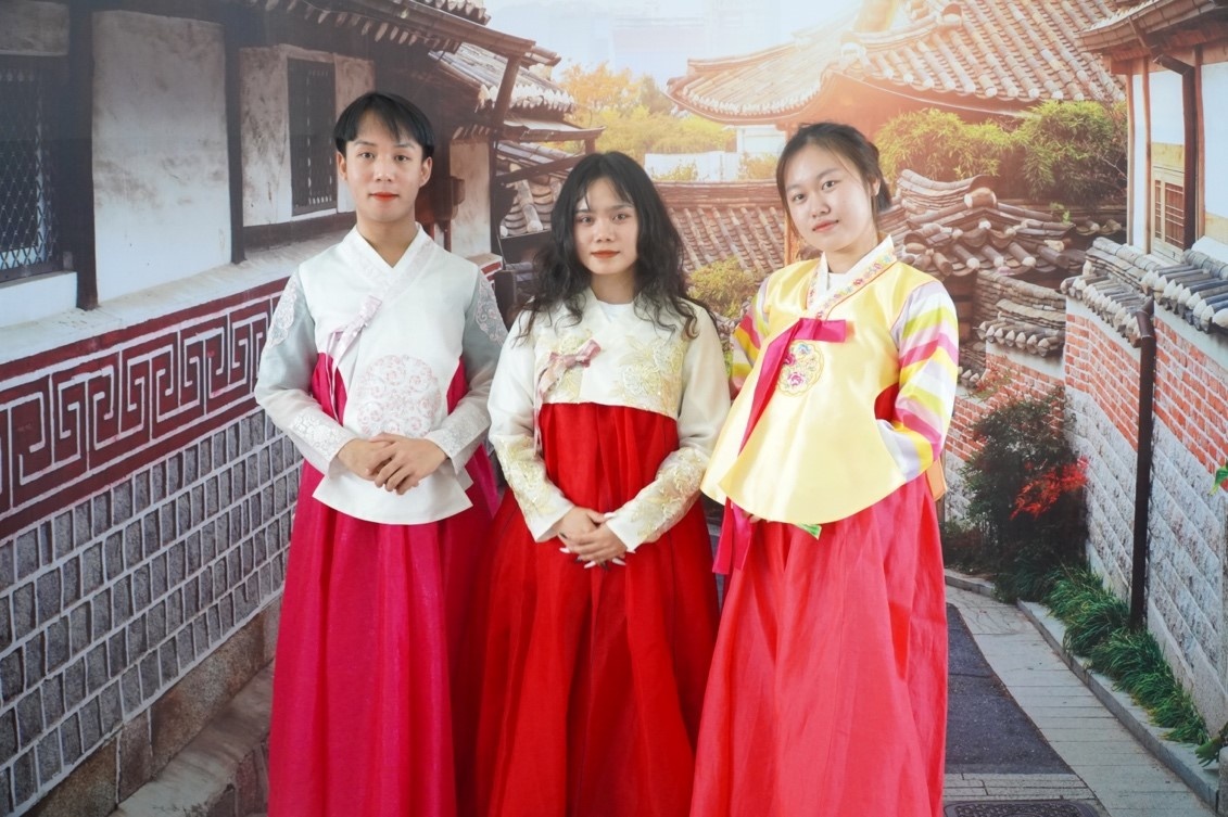 Trien vong cua nganh Han Quoc hoc hinh anh