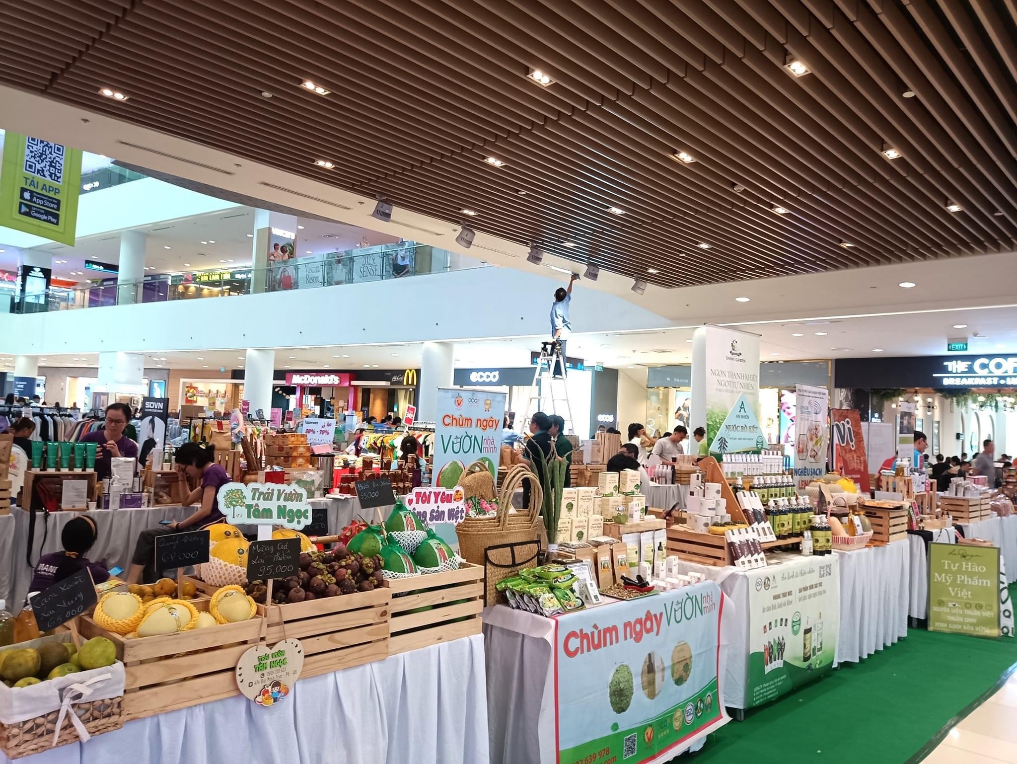 Uniqlo,  Nhat Ban anh 5