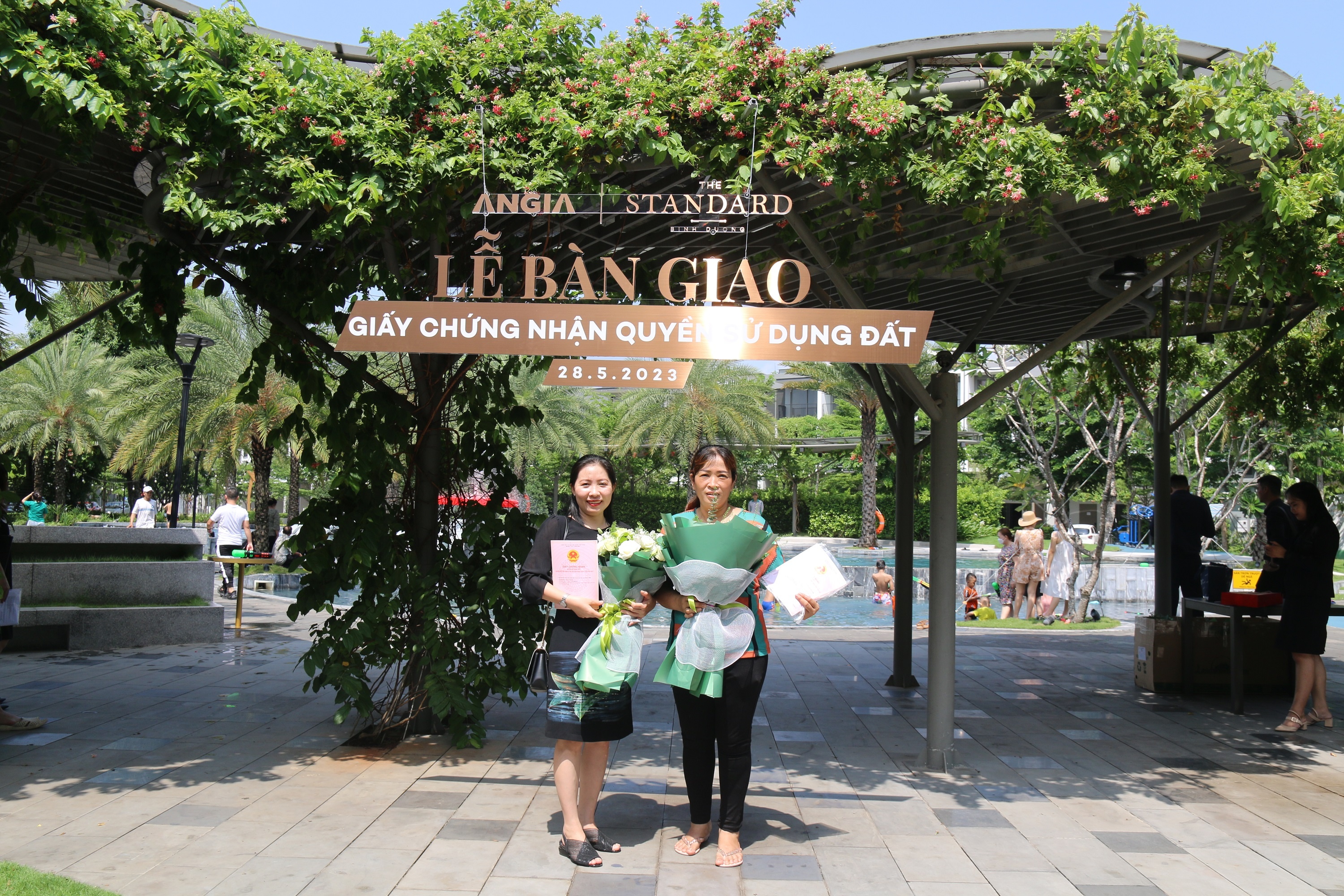 The Standard,  An Gia anh 2