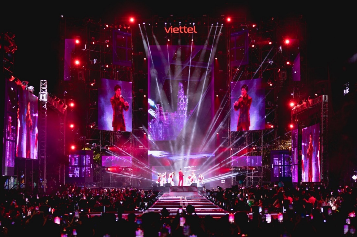 Dai nhac hoi Viettel Y-Fest va triet ly lay khach hang lam trung tam hinh anh