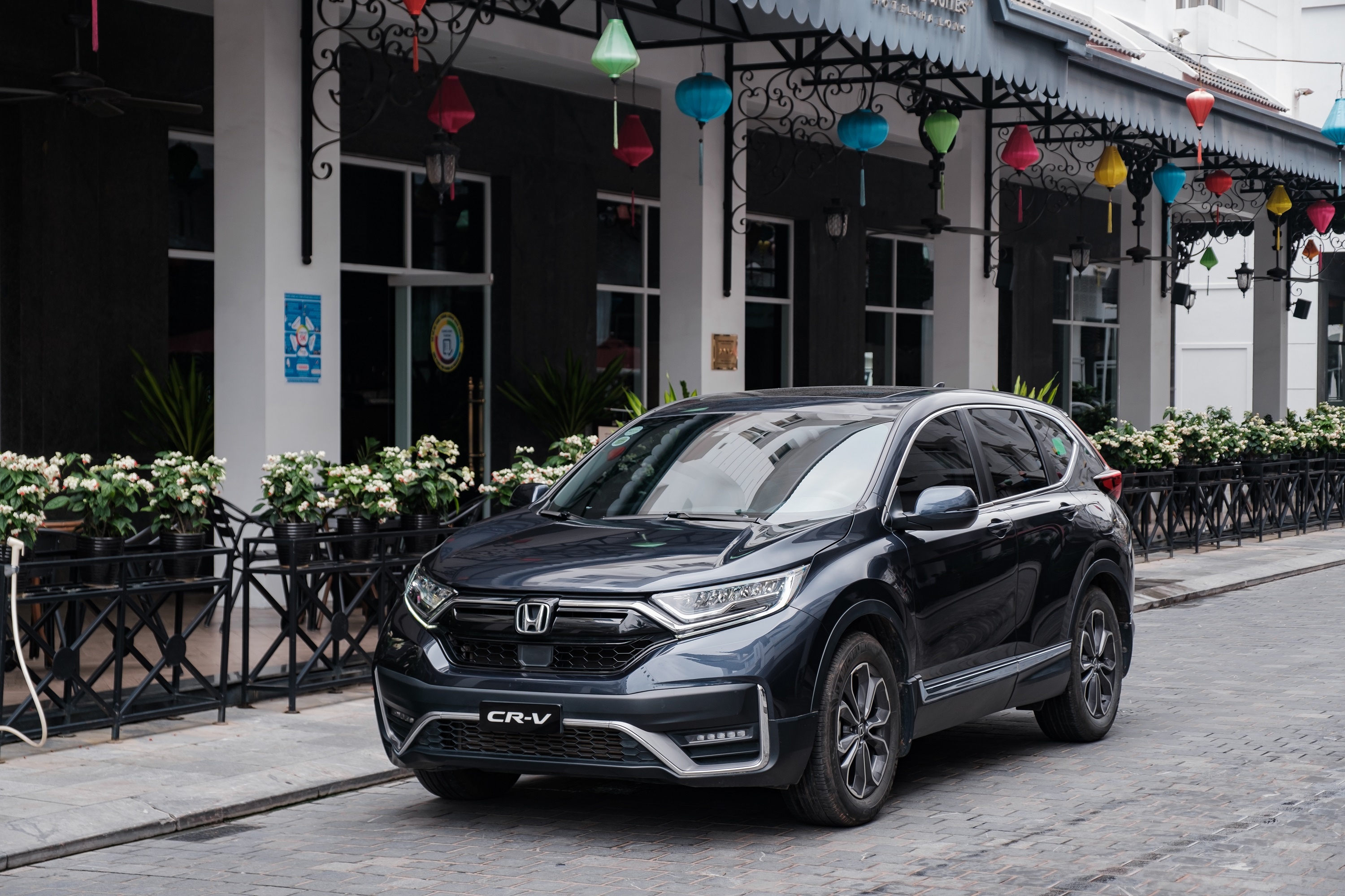 Mua Honda CR-V nhan uu dai phi truoc ba, bao hiem than vo, qua tang hinh anh