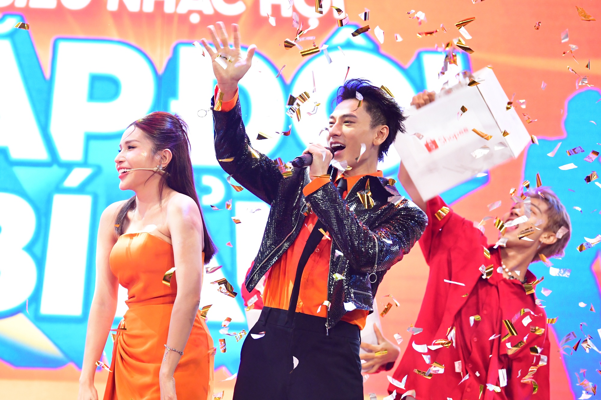 Loat show giai tri va uu dai tu Shopee 6.6 danh cho tin do mua sam hinh anh
