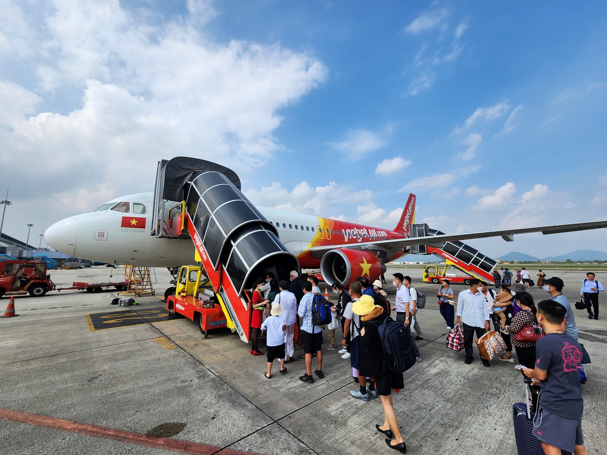 E-voucher Vietjet - qua tang hap dan bac nhat mua he hinh anh