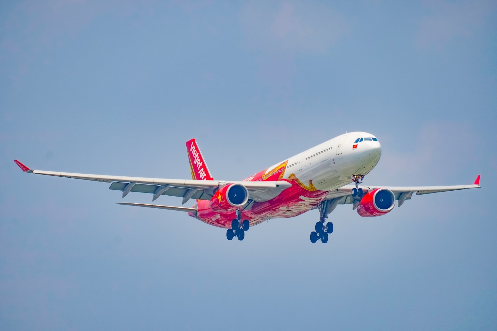 Vietjet tung khuyen mai ngay doi, ve bay noi dia va quoc te giam 90% hinh anh