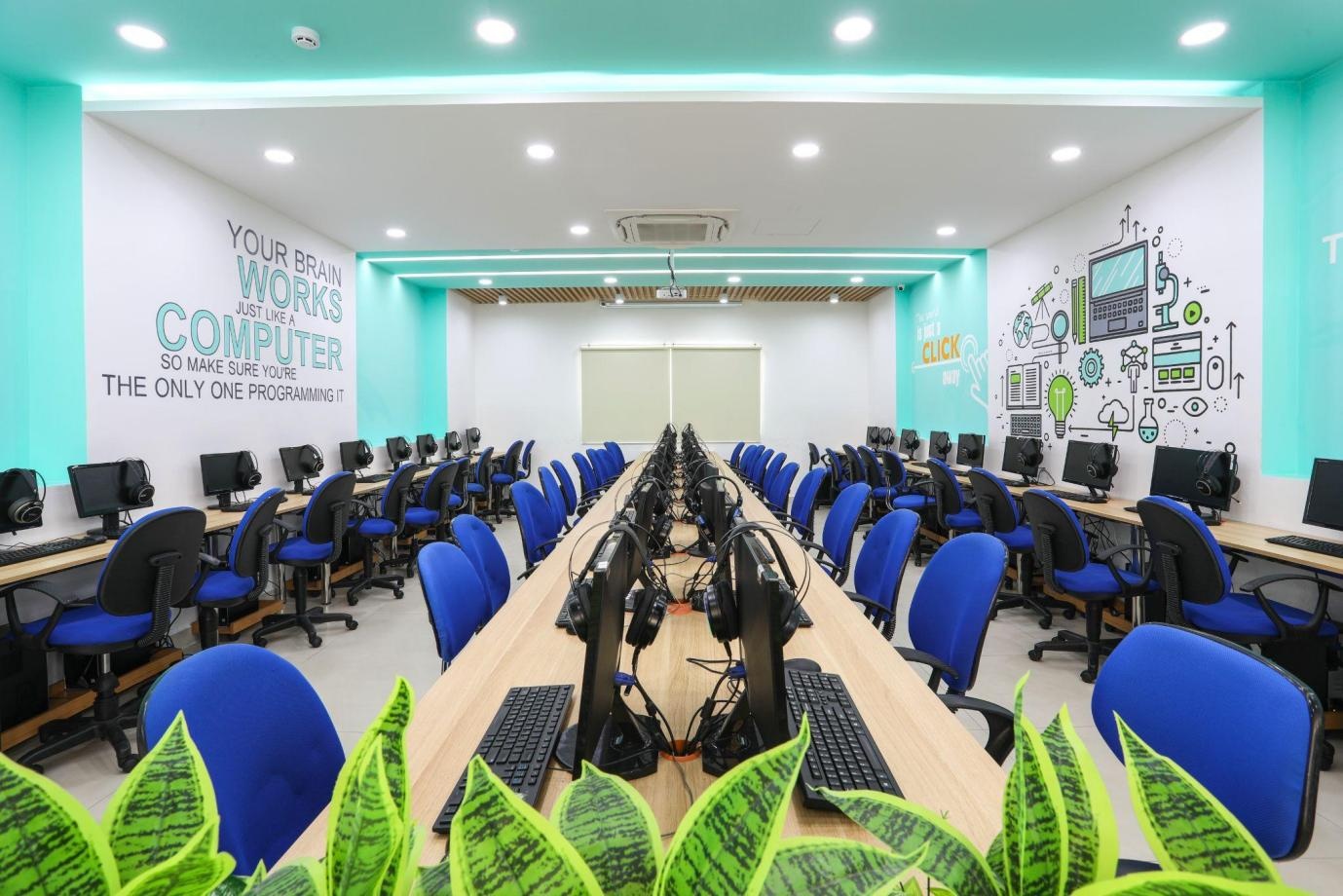 Truong Quoc te A Chau anh 6