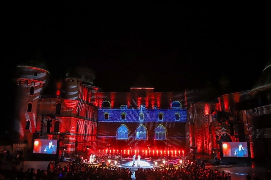 Ho Ngoc Ha,  Ba Na Hills anh 3