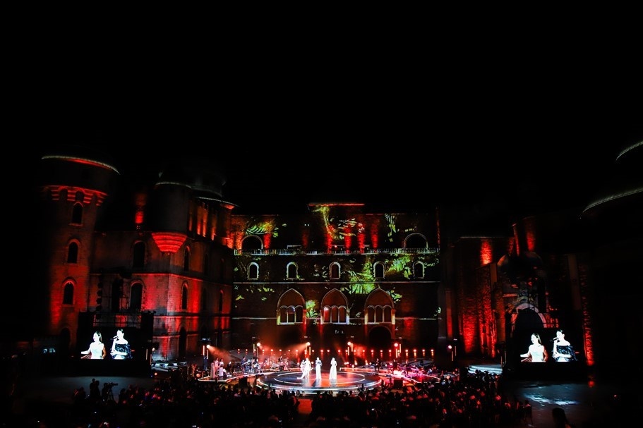 Ho Ngoc Ha,  Ba Na Hills anh 4