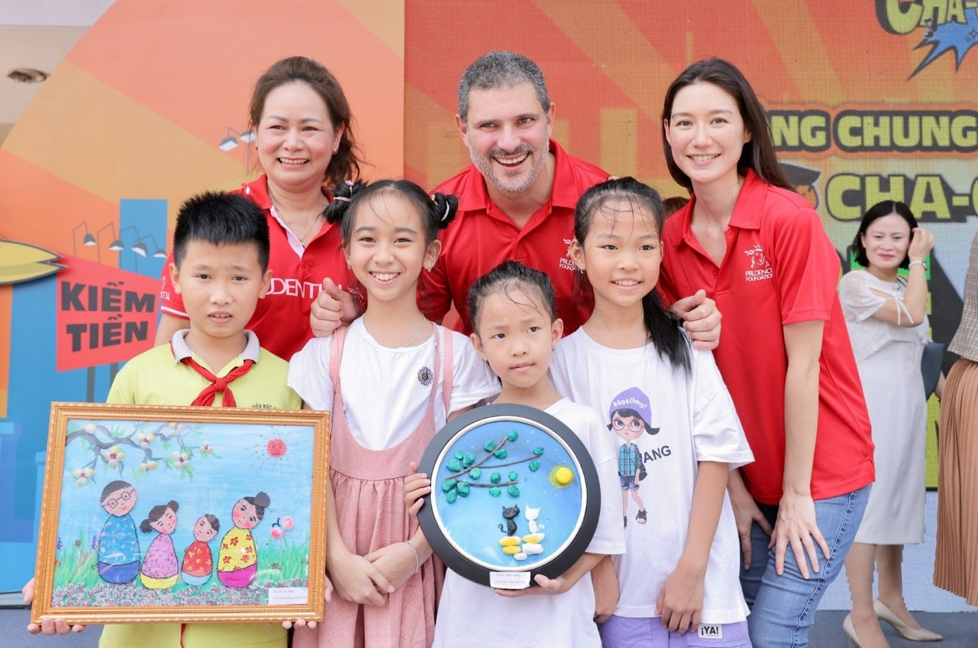 Prudential,  tai chinh anh 3