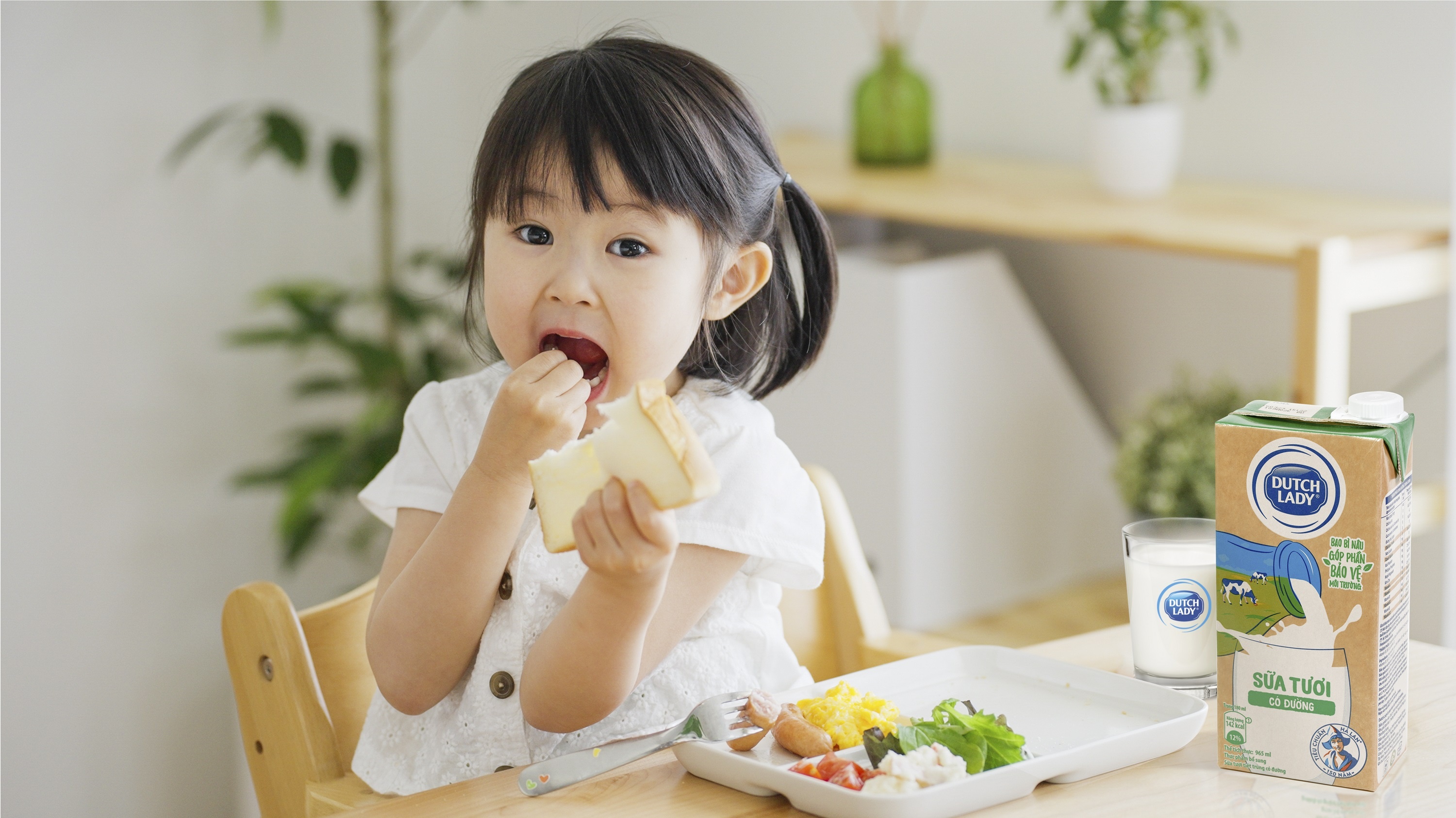 Co Gai Ha Lan,  sua tuoi anh 5