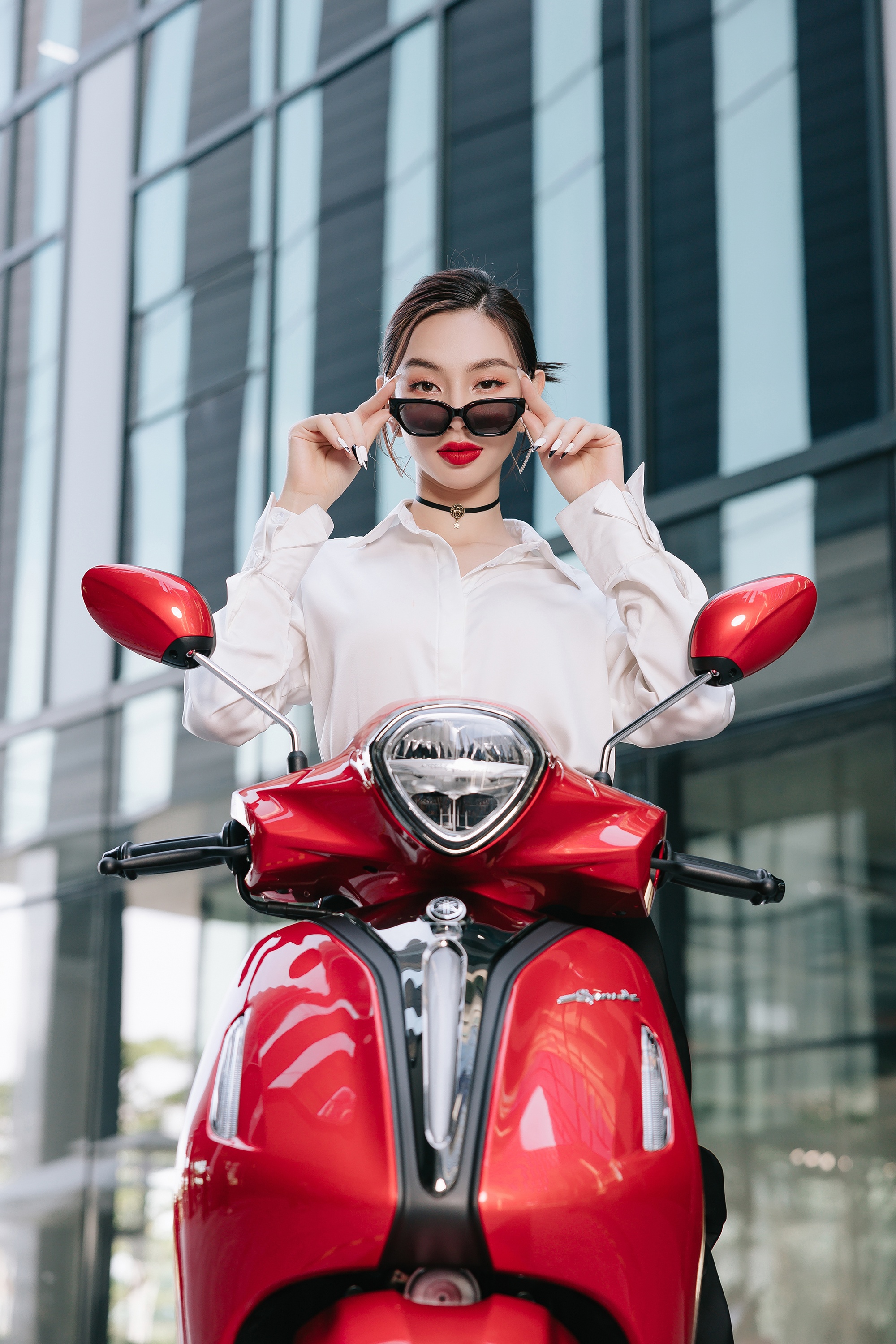 Yamaha Grande,  Hoa hau Thuy Tien anh 3