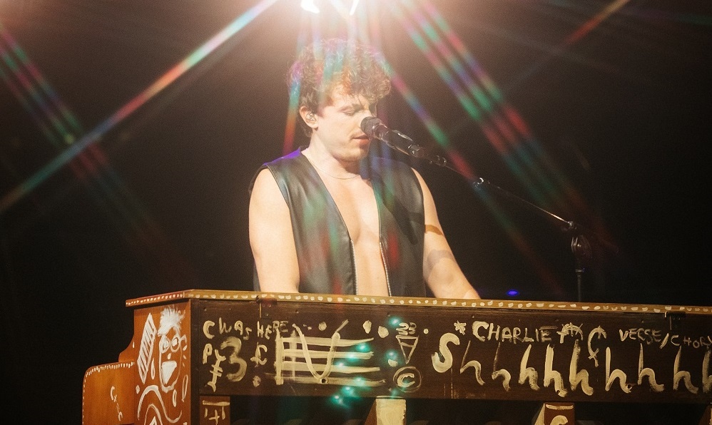 Charlie Puth va dan sao Viet hoi tu tai dai nhac hoi 8Wonder hinh anh