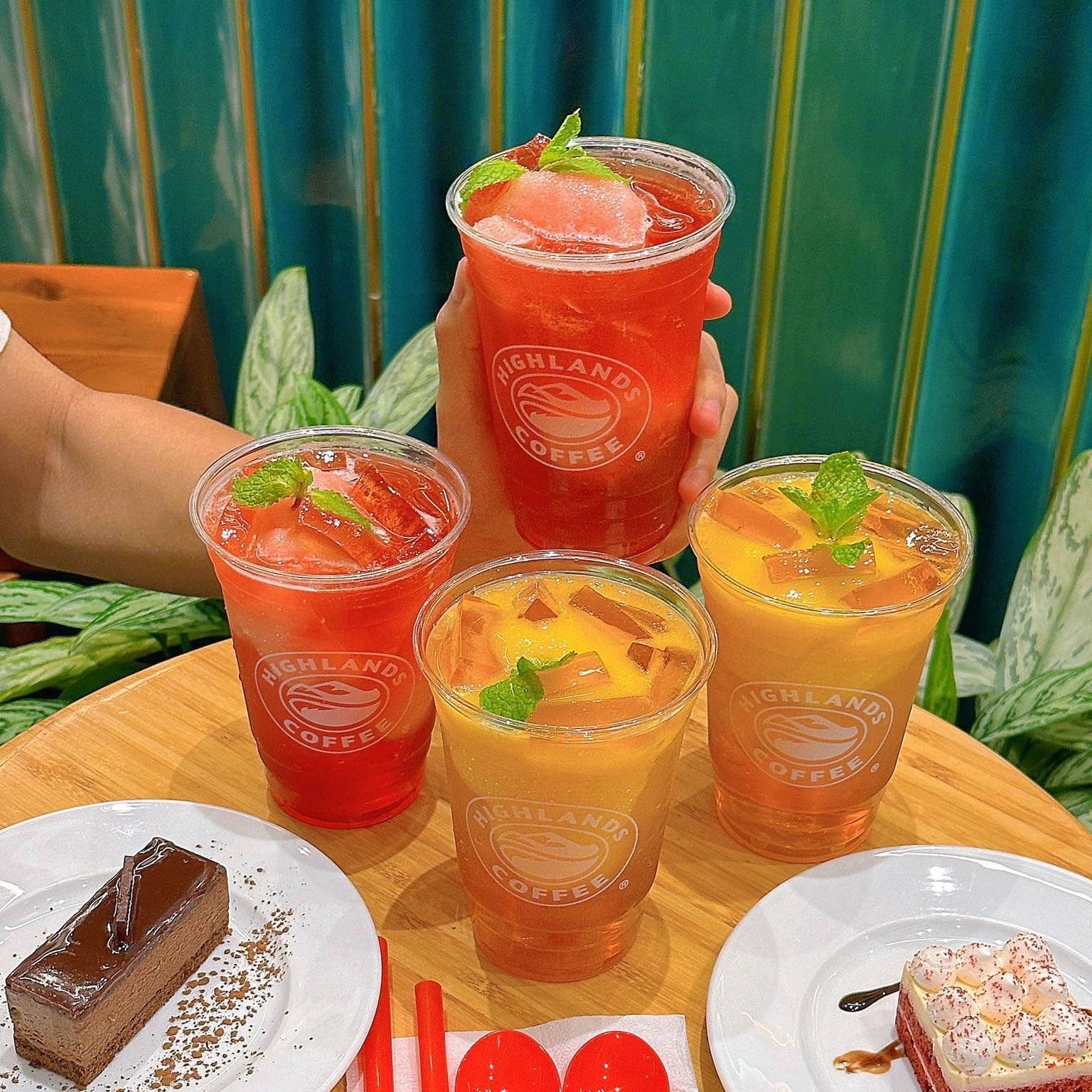 Highlands Coffee anh 2