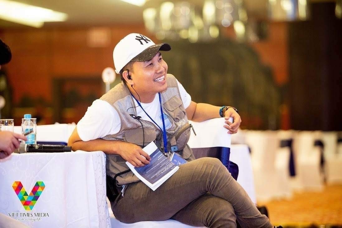 Dao dien Tran Trung mang 'phep mau' len san khau Viet hinh anh