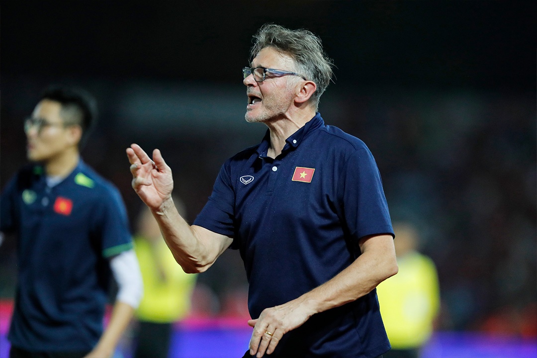 Chien thuat cua HLV Troussier trong tran tuyen Viet Nam - Syria hinh anh