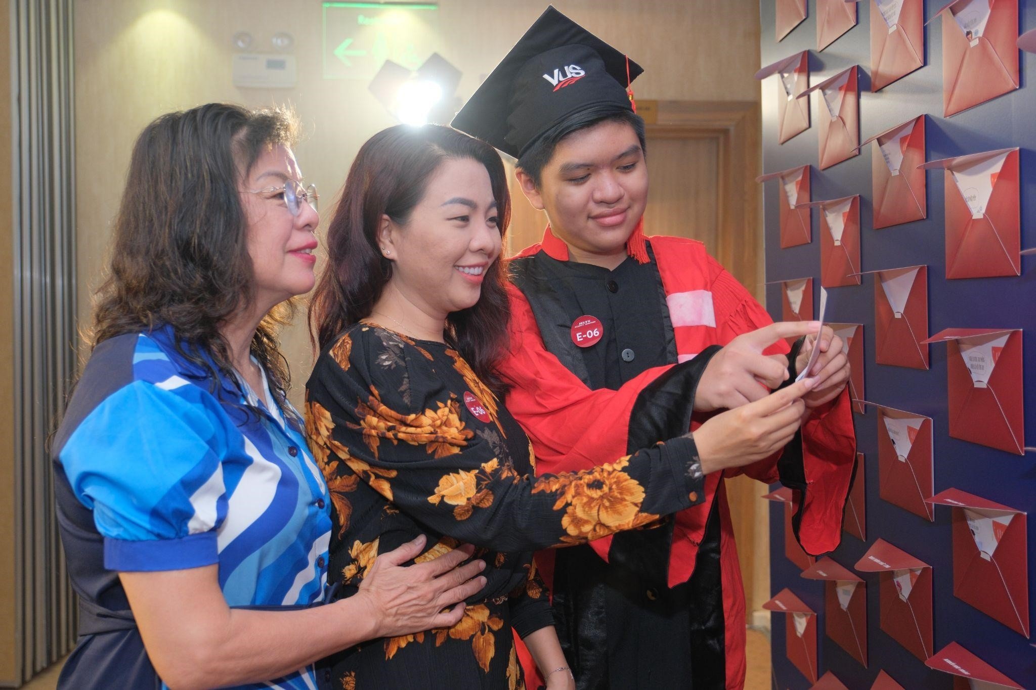 VUS ảnh 1 VUS anh 1