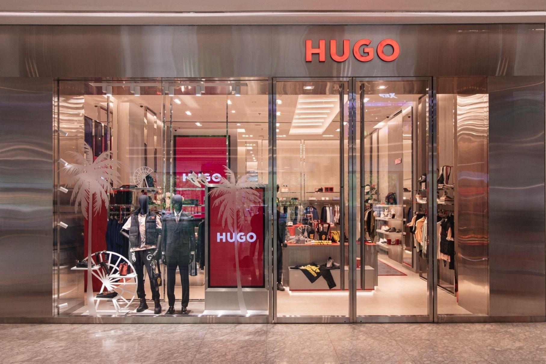 Hugo chao don cua hang moi tai Thiso Mall Sala hinh anh