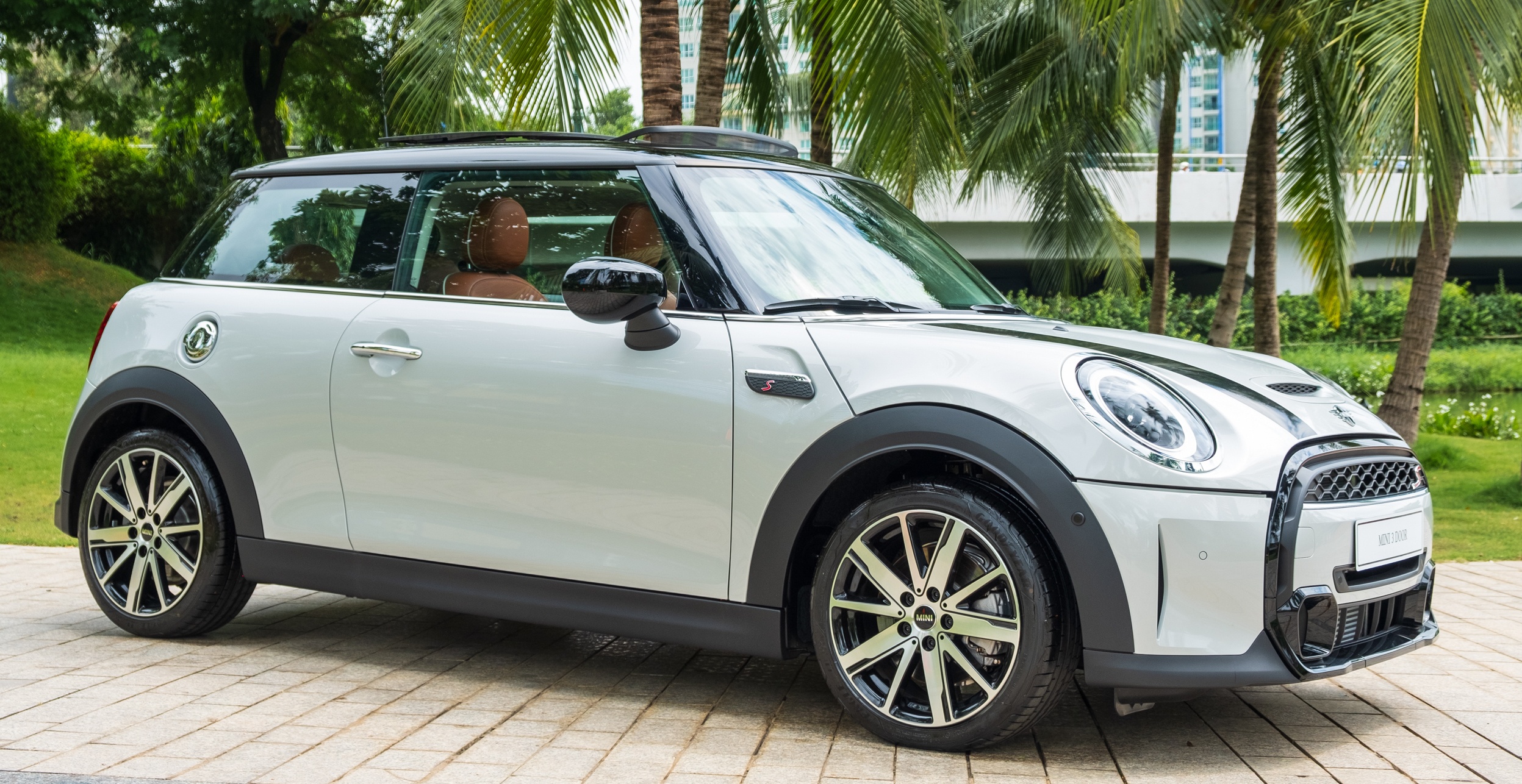 MINI Cooper S 3-Cua: Trai nghiem lai ngoan muc tu mau xe pho thi hinh anh