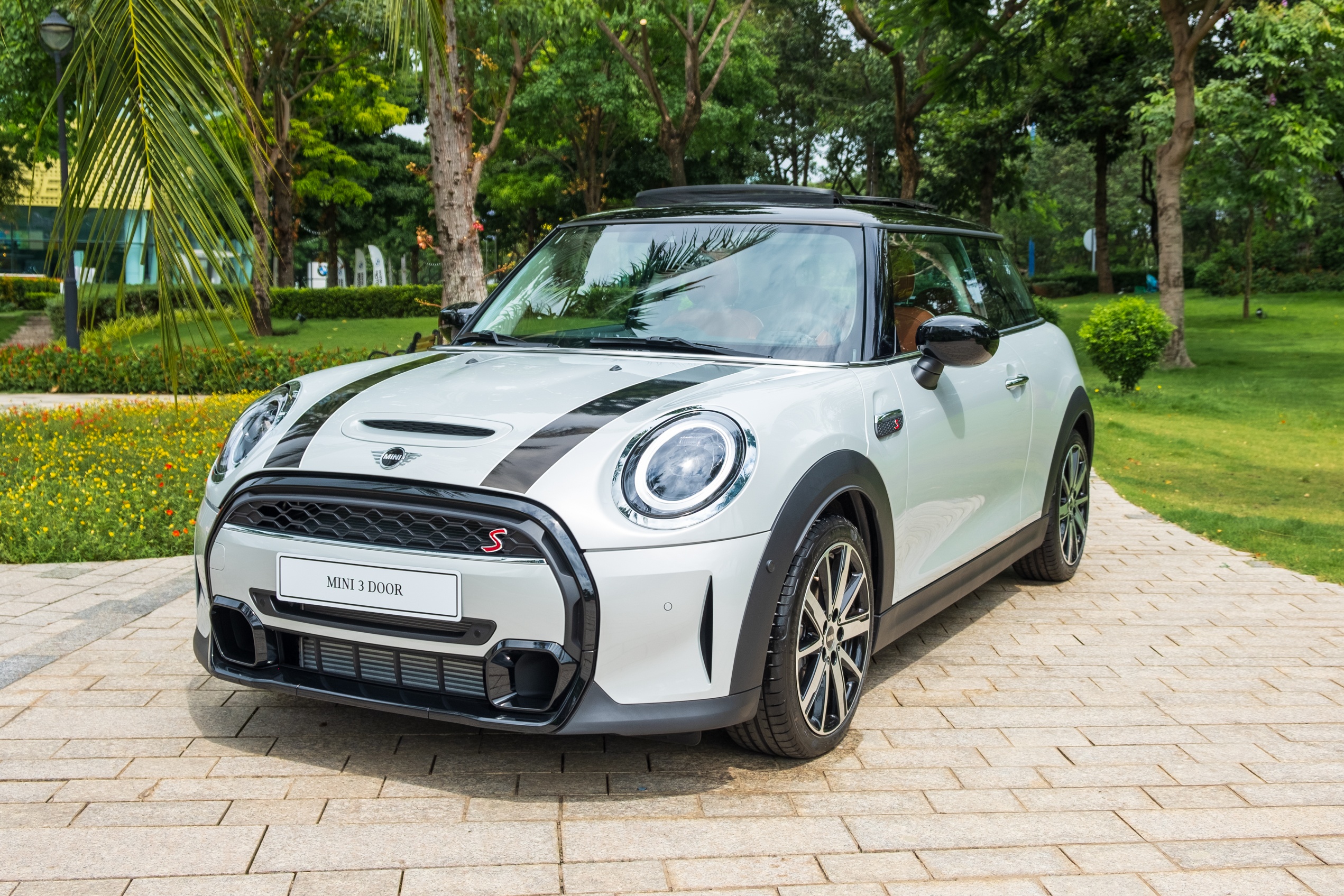 MINI 3-Cửa ảnh 2 MINI 3-Cua anh 2