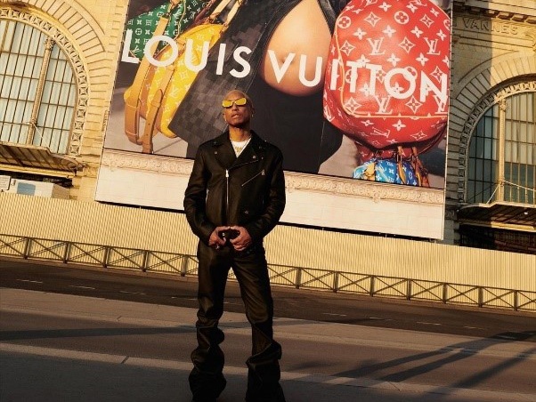 Pharrell Williams tao de che moi o Louis Vuitton voi BST Xuan He 2024 hinh anh